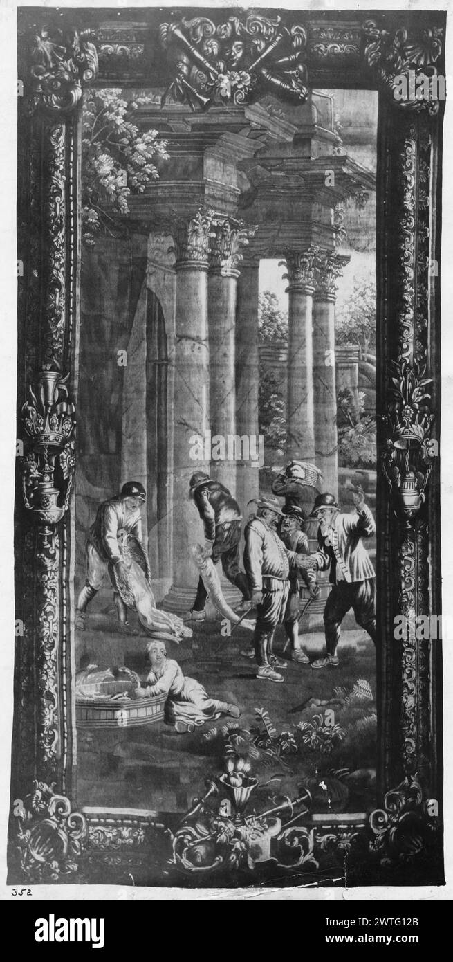 Fischmarkt. Teniers, David II. (Flämisch, 1610-1690) (entworfen nach) [Maler] Vos, Josse de (Flämisch, Act.1700-1721) (Werkstatt, Attr.) (weaver) ca. 1700-1725 ? Tapisserien Materialien/Techniken: Unbekannt Kultur: Flämisches Weberzentrum: Brüssel Eigentumsgeschichte: Französisch & Co. Mann, der eine Wanne mit Fischen leert (L, Mittelboden); 3 Männer, die sprechen (R, Mittelboden); liegendes Kind, das mit Fischen in der Wanne spielt (L, Vorderboden); großer Portikus mit korinthischen Säulen (Hintergrund) (BRD), die Akanthusblätter scrollen, innen von Perlen-&-Walzenformen eingerahmt, Muschelschalen in Ecken; (UPR BRD) Musikinstrument Stockfoto