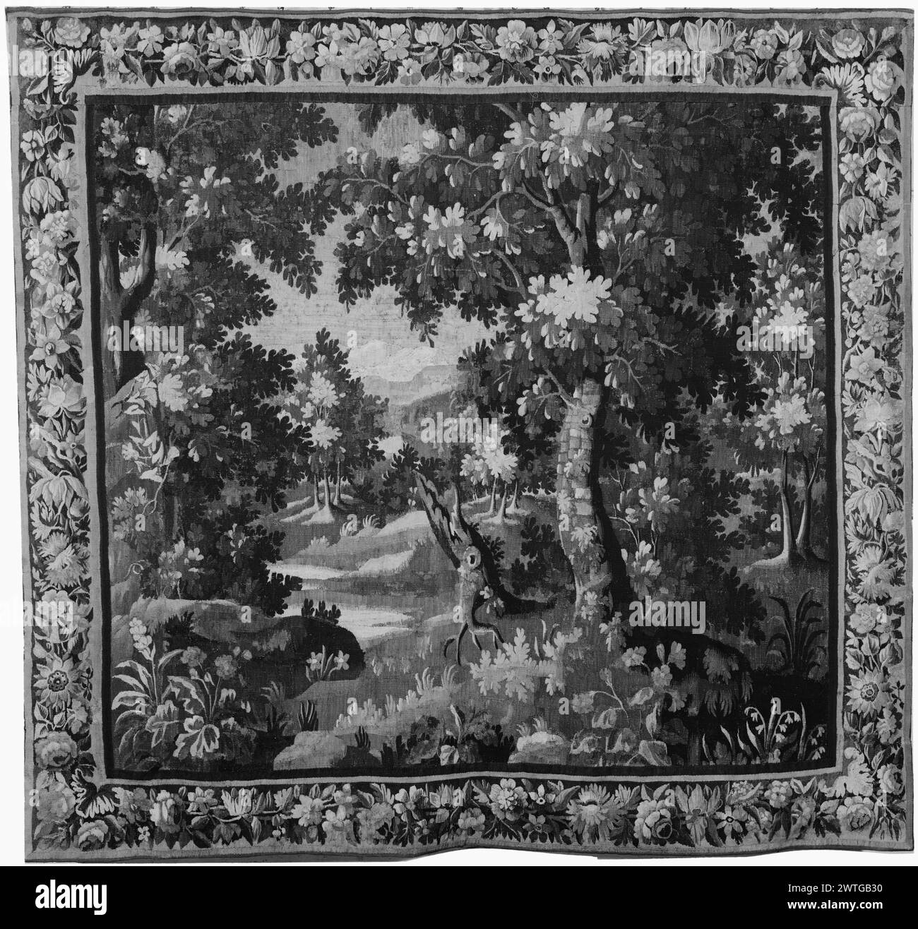 Landschaft mit Baumstamm in der Rodung. Unbekannt ca. 1675-1725 Gobelin Abmessungen: H 8'9' x B 8' Gobelin Materialien/Techniken: Unbekannt Kultur: Flämisches Weberzentrum: Unbekannt Besitz Geschichte: French & Co. Gekauft von Demotte, erhalten am 3.1925; verkauft an Mrs. L. C. Phipps 2015/1933 [SS 25773]. French & Co. Gekauft von Olaf Jonson n.d.; verkauft an Mrs. Milton Rettenberg 4/1945 (möglicherweise „a“ oder „b“ oder beides gekauft haben; nicht nachvollziehbar auf Lagerbogen) [SS 75103]. Verwandte Arbeiten: Panels im Set: GCPA 0236600-0236601, 0236583, 0236633 Stockfoto