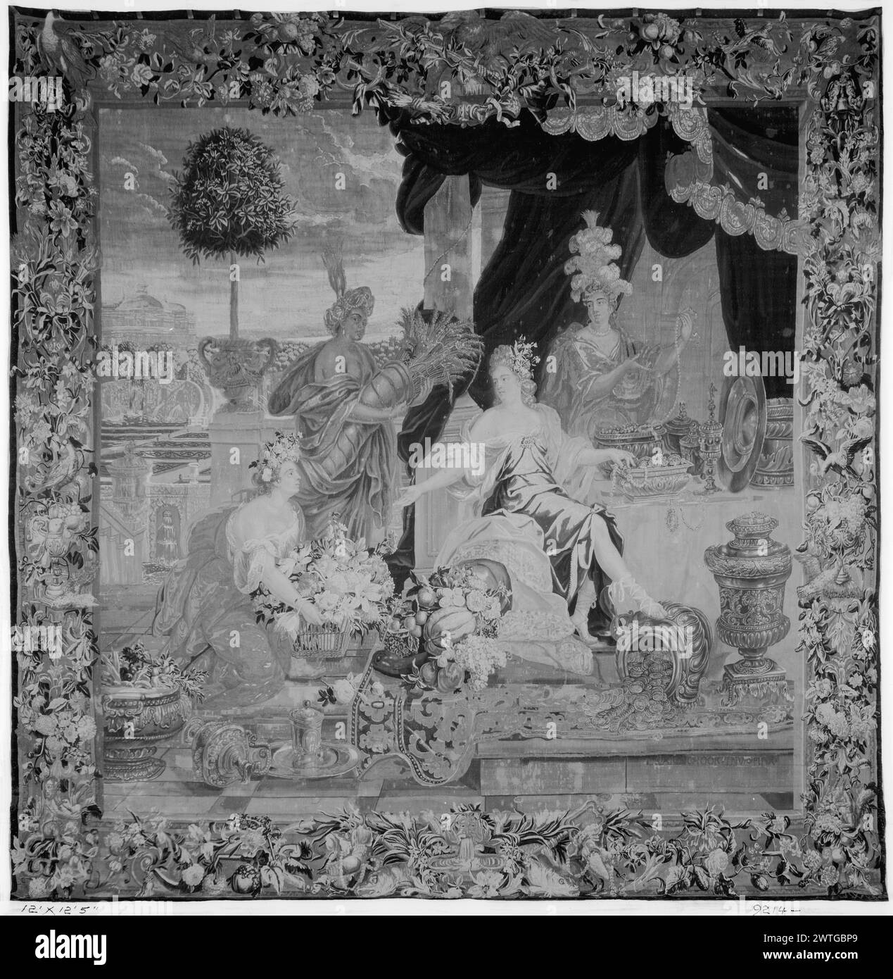 Überfluss. Schoor, Lodewijk van (Flämisch, 1666-1726) (Autor von Design, ATR.) [Maler] ca. 1680-1700 Gobelin Abmessungen: H 12' x B 12'5' Gobelin Materialien/Techniken: Unbekannt Kultur: Flämisches Weberzentrum: Brüssel Besitz Geschichte: Französisch & Co. Gekauft von [E.J.?] Stotesbury 14.11.1925; verkauft an Horace Hano 7.6.1926. Als Geschenk an das Art Institute of Chicago von B. E. Bensinger III. Im Jahr 1965. Vereinigte Staaten, Illinois, Chicago, Art Institute of Chicago, accno. 1962.462. Inschriften: Inschrift im Mittelfeld [teilweise auf Foto sichtbar]: L VAN SCHOOR INVT PINXT Inschrift Stockfoto