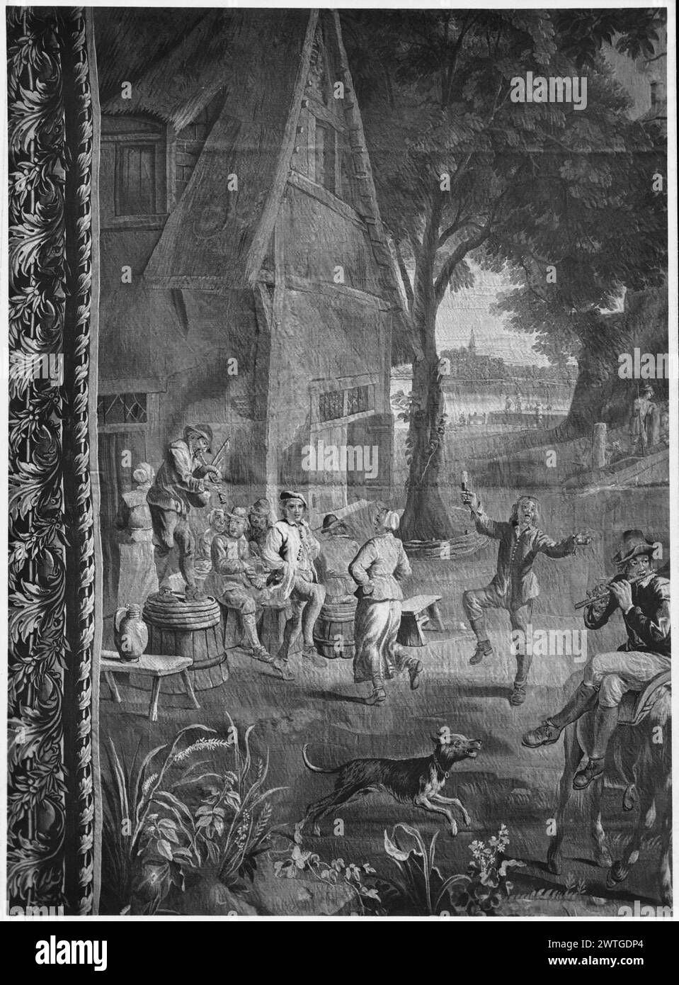 Kermesse. Unbekannt ca. 1700-1750 Gobelin Materialien/Techniken: Unbekannt Kultur: Flämisches Weberzentrum: Brüssel in der Landschaft vor dem gasthaus, Figuren tanzen; Figur auf umgedrehter Wanne spielt Dudelsack; rechts, Figuren tanzen um den Menschen auf Esel, spielen Flöte; Bridge in Background (L BRD) stilisierte Akanthus- und Eichenblätter, durchsetzt mit Eicheln, gesäumt von einem inneren schmalen Band aus drehendem Band mit Motiv aus Band, das in Stücke geschnitten ist. Die linke Seite des Panels wird durch GCPA 0239709 dargestellt, die rechte durch GCPA 0239710. Stockfoto