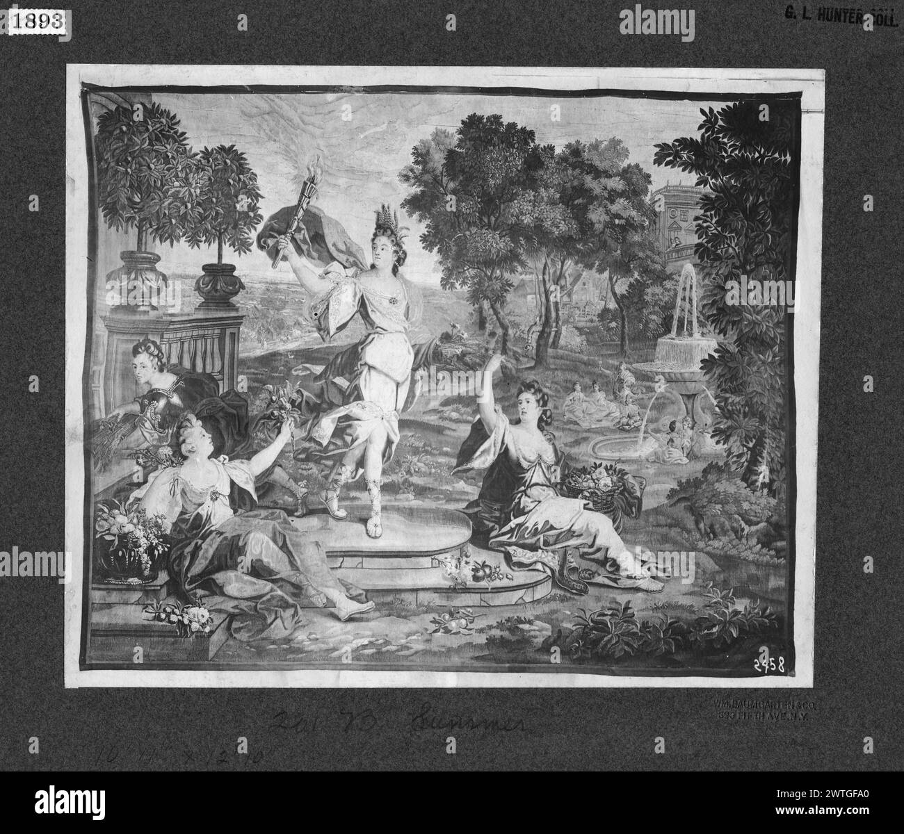 Sommer. Schoor, Lodewijk van (Flämisch, 1666-1726) (Autor des Designs) [Maler] Borcht, Jacques van der (der ältere) (Flämisch, ACT.1676-1710) (Werkstatt) [Weber] ca. 1680-1700 Gobelin Abmessungen: H 10'11' x B 12'10' 10' 10' Gobelin Materialien/Techniken: Unbekannt Kultur: Flämisches Weberzentrum: Brüsseler Besitz Geschichte: Baumgarten Coll. England, Greater London, London, Victoria and Albert Museum. Frauenfigur des Sommers steht mit Fackel in der rechten Hand, Kürbis mit Mais & Obst in der anderen, flankiert von 3 weiblichen Figuren, 2 bis zu ihr, andere sammelt Maisgarbe, Blumenkörbe (L der Mitte), 2 grou Stockfoto