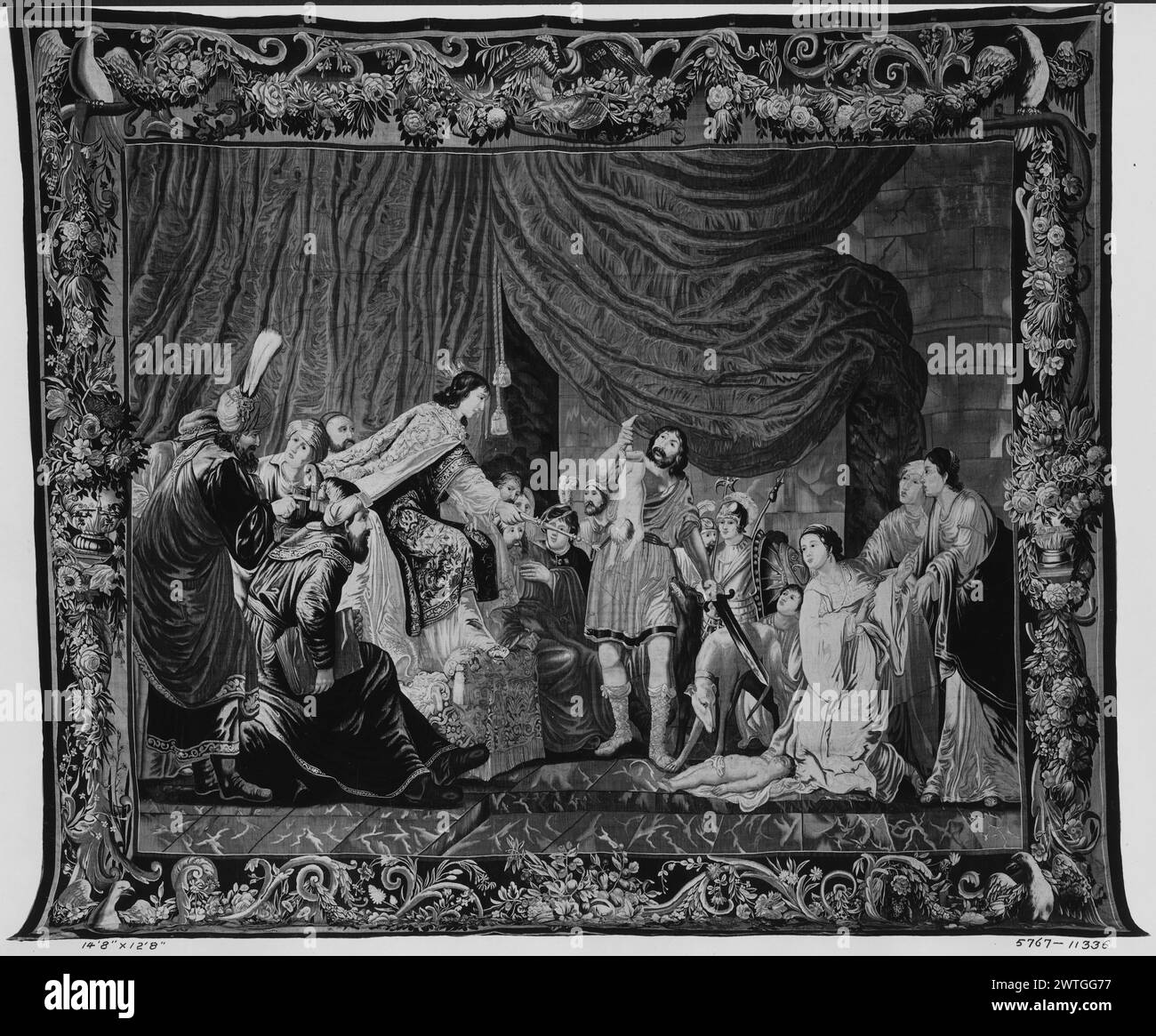 Beide Mütter kommen vor Salomo. Unbekannt ca. 1675-1700 Gobelin Abmessungen: H 12'8' x B 14'8' Gobelin Materialien/Techniken: Unbekannt Kultur: Flämisches Weberzentrum: Antwerpen Besitz Geschichte: Französisch & Co. Erhalten von Jennings, 1.11.1921; zurückgegeben am 3.1922. Im Innenraum spricht der thronende Salomon ein Urteil; er befahl dem Soldaten, das lebende Kind in zwei Teile zu teilen, während eine Gruppe von umliegenden Figuren auf (1. Könige 3:16-28) (BRD) Blumengirlanden aus rollenden Akanthusblättern, Vögel in Ecken schauen; (L & R BRD) zentriert von Blumenvasen ist die Zusammensetzung verwandt Stockfoto Beide Mütter kommen vor Salomo. Unbekannt ca. 1675-1700 Gobelin Abmessungen: H 12'8' x B 14'8' Gobelin Materialien/Techniken: Unbekannt Kultur: Flämisches Weberzentrum: Antwerpen Besitz Geschichte: Französisch & Co. Erhalten von Jennings, 1.11.1921; zurückgegeben am 3.1922. Im Innenraum spricht der thronende Salomon ein Urteil; er befahl dem Soldaten, das lebende Kind in zwei Teile zu teilen, während eine Gruppe von umliegenden Figuren auf (1. Könige 3:16-28) (BRD) Blumengirlanden aus rollenden Akanthusblättern, Vögel in Ecken schauen; (L & R BRD) zentriert von Blumenvasen ist die Zusammensetzung verwandt Stockfoto