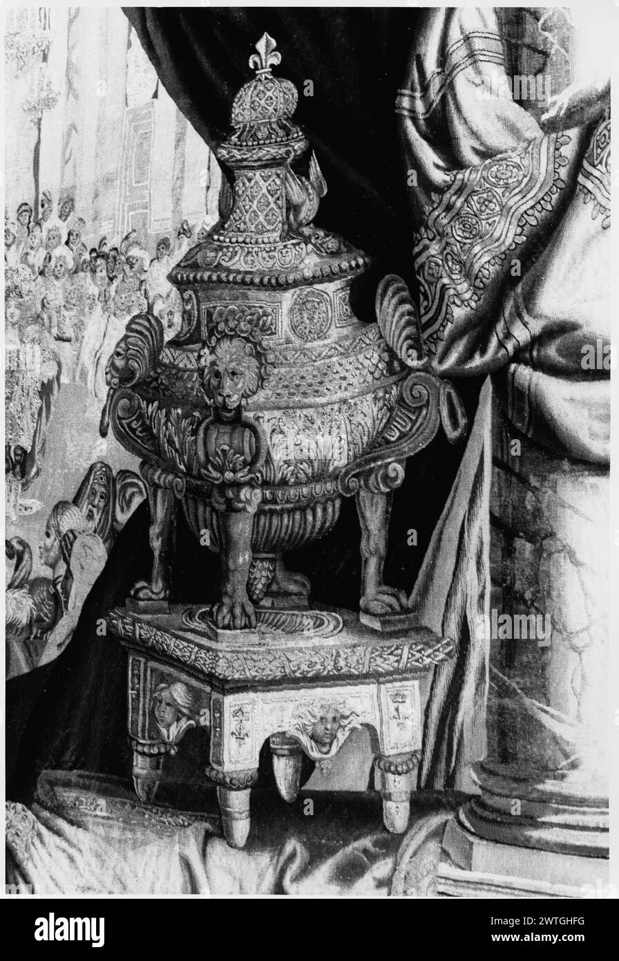 Februar. Le Brun, Charles (französisch, 1619-1690) (entworfen nach) [Maler] ca. 1680 Gobelin Materialien/Techniken: Unbekannt Kultur: Französisches Weberzentrum: Paris Besitz Geschichte: Frankreich, Pyrénées-Atlantiques, Pau, Musée national du château de Pau. König und Höflinge tanzen im Ballett, spielt im Palais-Royal, Paris; im Vordergrund Balustrade mit orientalischem Teppich und verzierten Vasen; die Kranzsäulen tragen die Balustrade, die mit dem Wappen des Königs von Frankreich zentriert ist und mit dem Medaillon von Pisces Fénaille, Gobelins 2 (1903-1923), 128-65 Göbel, Wandteppiche II:1 (1928), 130-32 verwandte Werke: Tafeln im Set: g Stockfoto