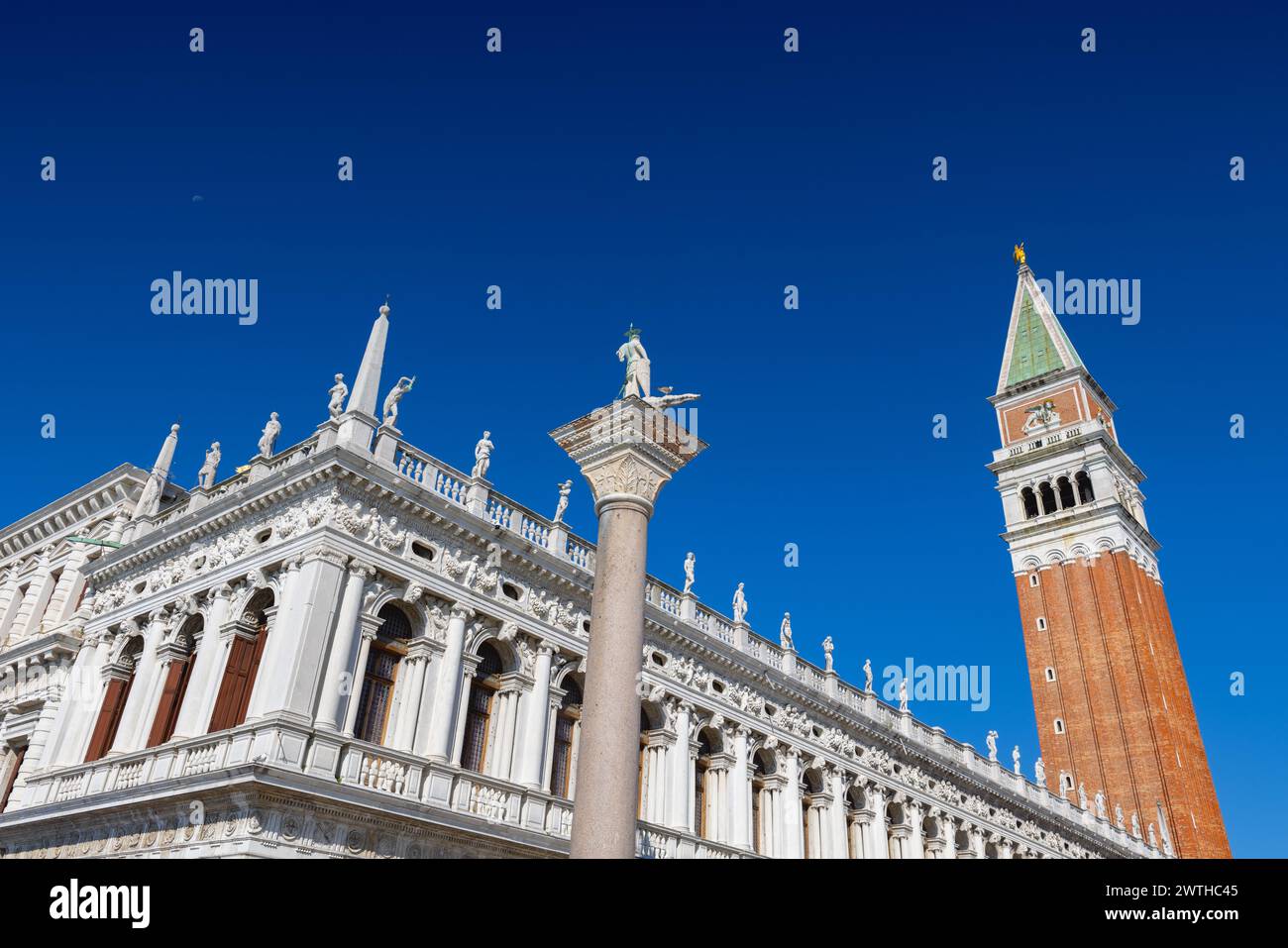 Detail der berühmten Architektur auf dem Markusplatz, Venedig. Stockfoto