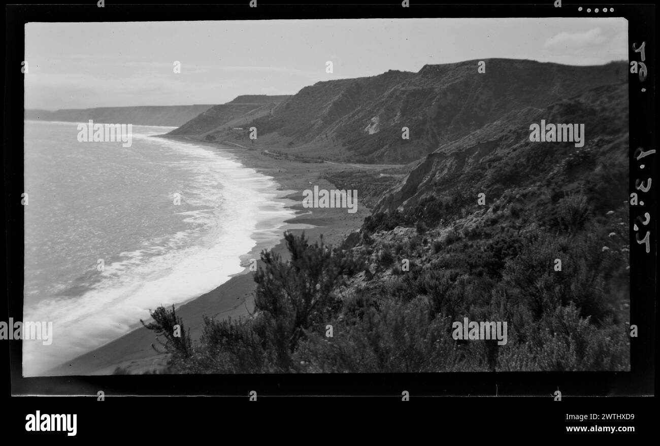 Besuchen Sie Putangirua Pinnacles und alte Maori-Stätten, Gelatine, Silber, Schwarz-weiß-negative Stockfoto