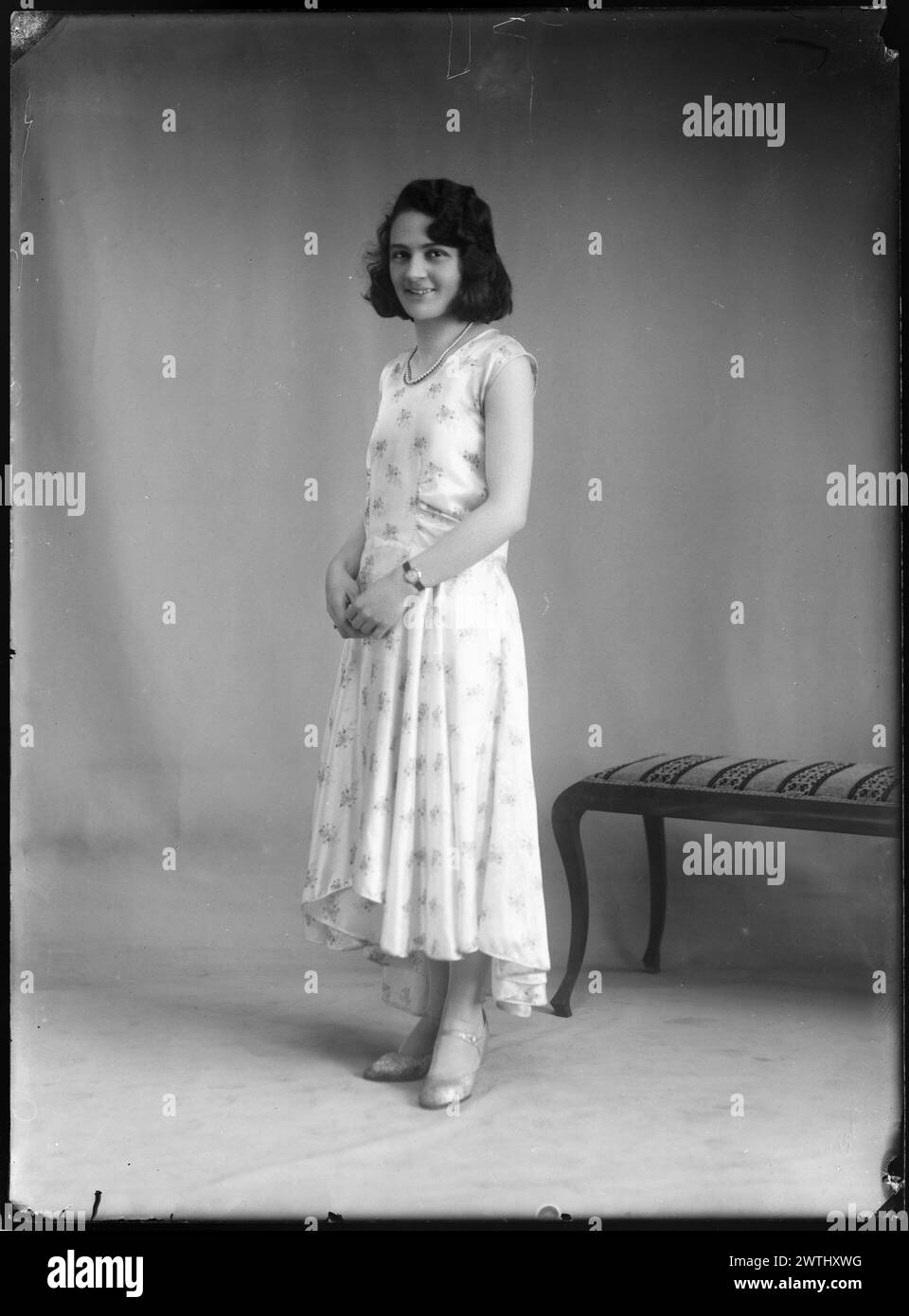 Miss Jones, 4 Queens Drive Studio-Porträts, Porträts, Schwarzweiß-negative, Gelatine-Trockenplatten-negative Stockfoto