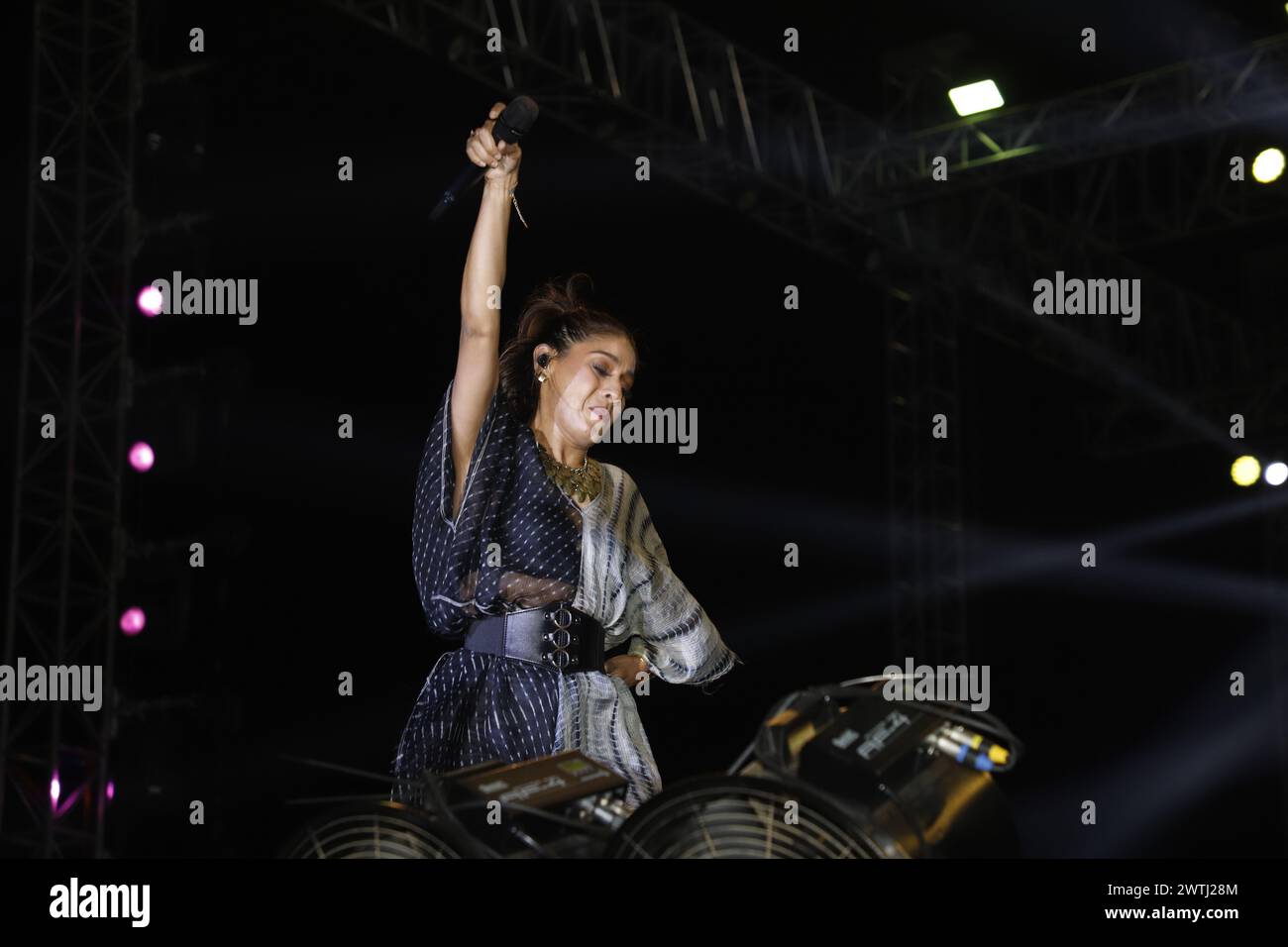 Neu-Delhi, Indien. März 2024. NEW DELHI, INDIEN - 2. MÄRZ: Sunidhi Chauhan tritt während eines jährlichen Tech-Festivals „Moksha – InnoVision“ an der Netaji Subhas University of Technology (NSUT) am 2. März 2024 in Neu-Delhi auf. (Foto: Raajessh Kashyap/Hindustan Times/SIPA USA) Credit: SIPA US/Alamy Live News Stockfoto