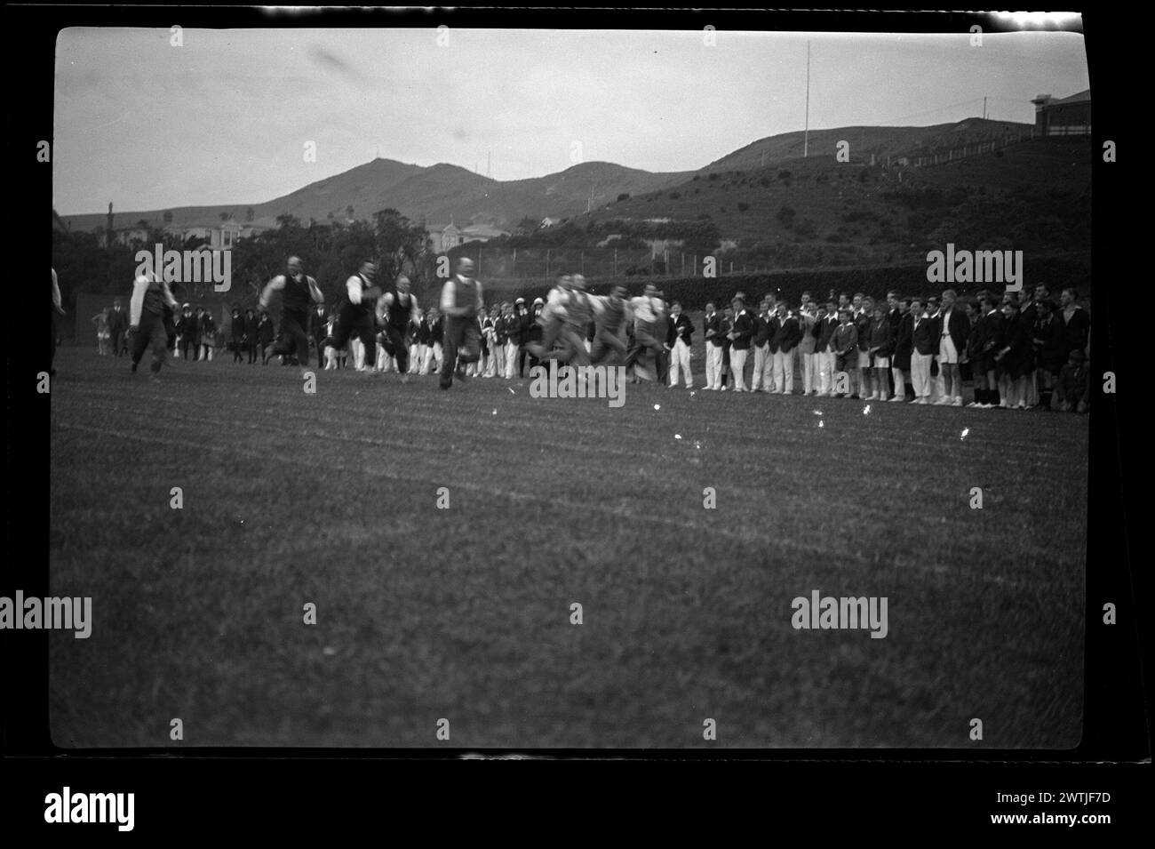 Wellington Boys College, Sporttage Sprintrennen Nitratnegative, Schwarz-weiß-negative Stockfoto