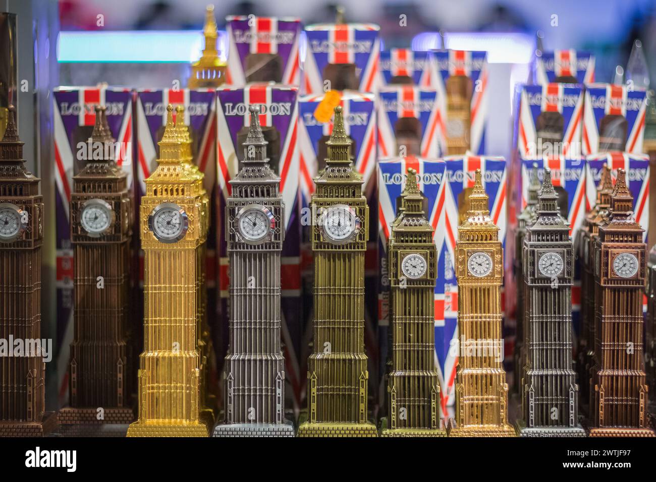 Souvenirs von Big Ben auf dem Camden Market in London Stockfoto