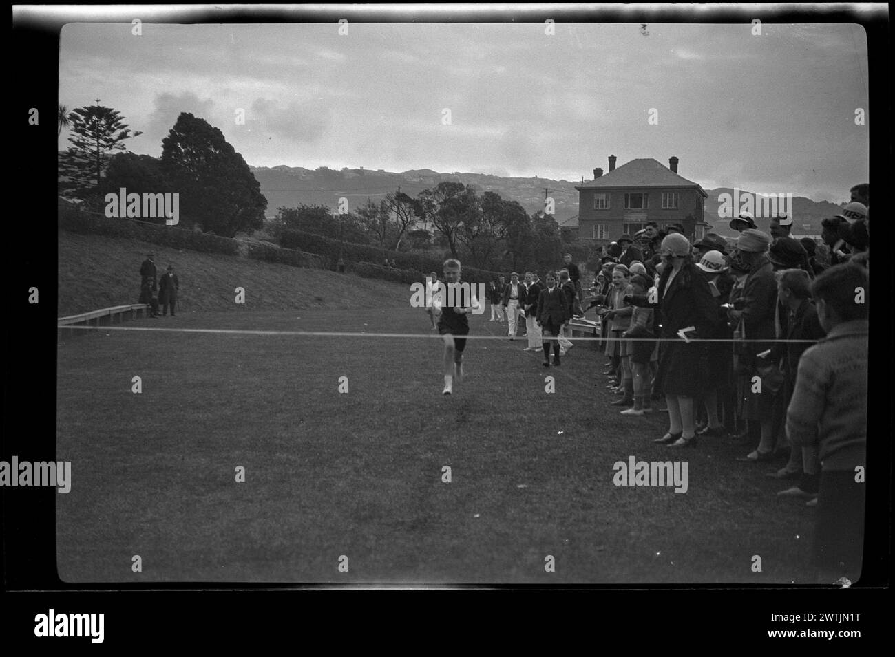Wellington Boys College, Sporttag Ziellinie Nitratnegative, Schwarzweiß negative Stockfoto
