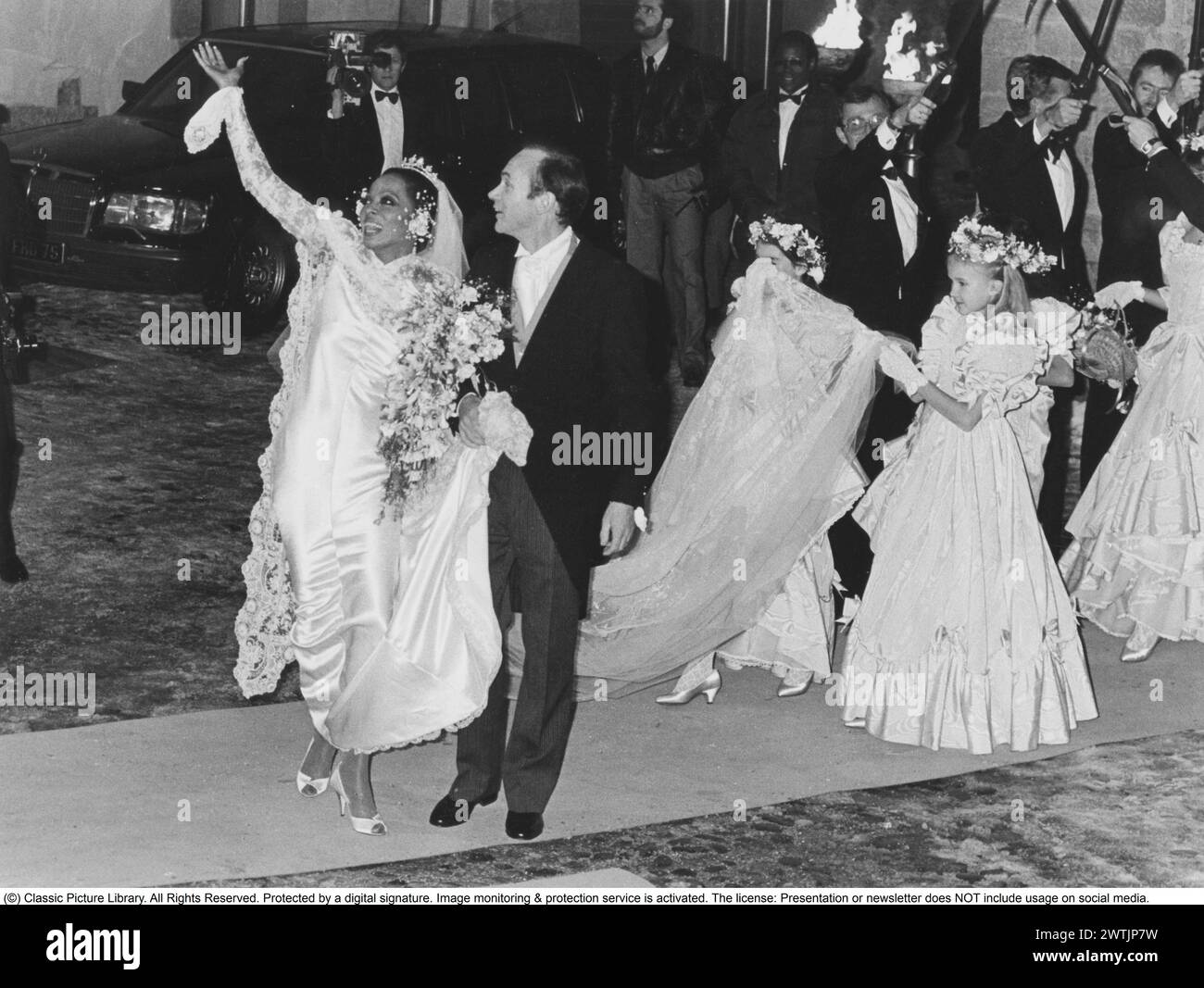 Diana Ross mit Arne Naess auf ihrer Hochzeit am 1. februar 1986 in Romainmotier Schweiz. Der norwegische Geschäftsmann war Diana Ross zweiter Ehemann. Sie ließen sich 2000 scheiden. Stockfoto