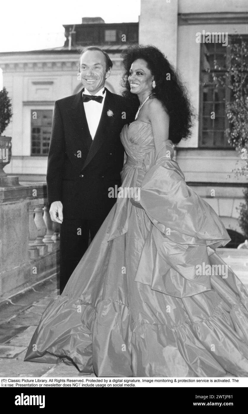 Diana Ross mit Arne Naess 1986. Sie heirateten am 1. februar 1986. Der norwegische Geschäftsmann war Diana Ross zweiter Ehemann. Sie ließen sich 2000 scheiden. Das Foto wurde auf der königlichen Burg Drottningholm Schweden bei einer Party gemacht, als der schwedische König Carl XVI Gustaf eine Geburtstagsparty veranstaltete. Stockfoto