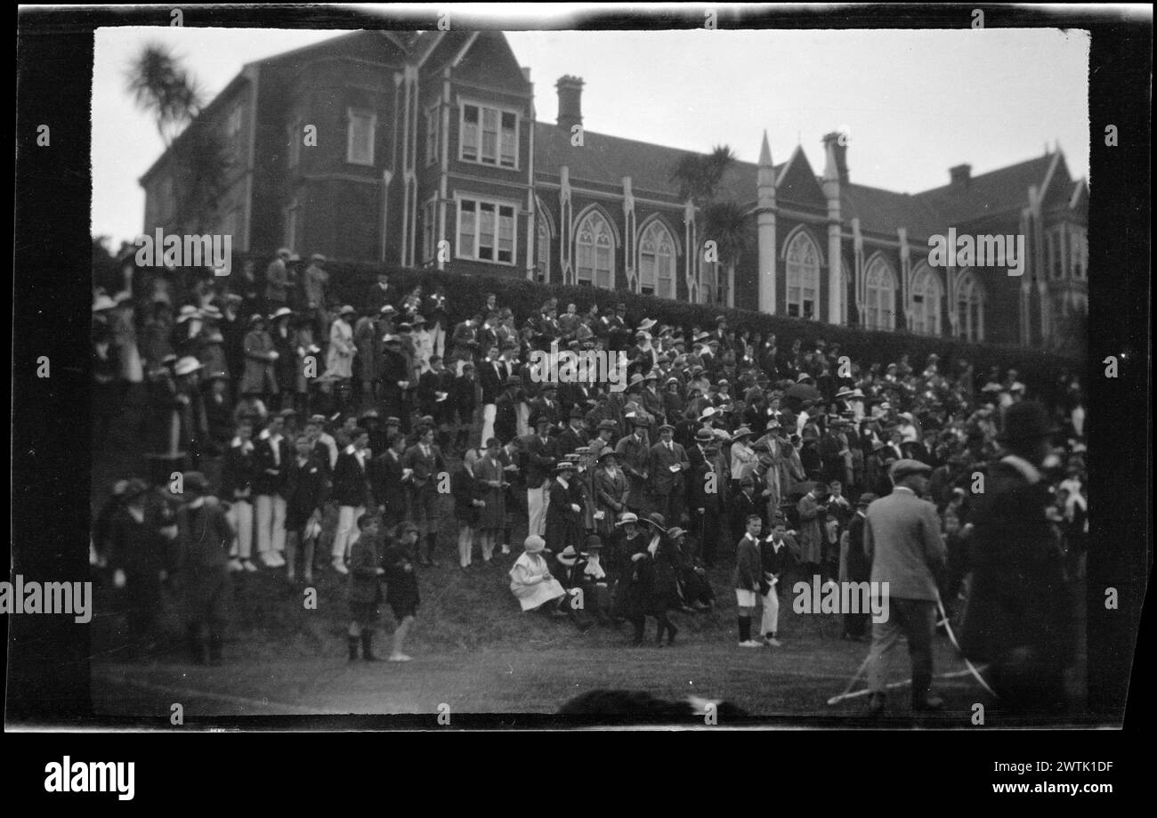 Wellington Boys College, Sporttag Massen Nitratnegative, Schwarzweiß negative Stockfoto