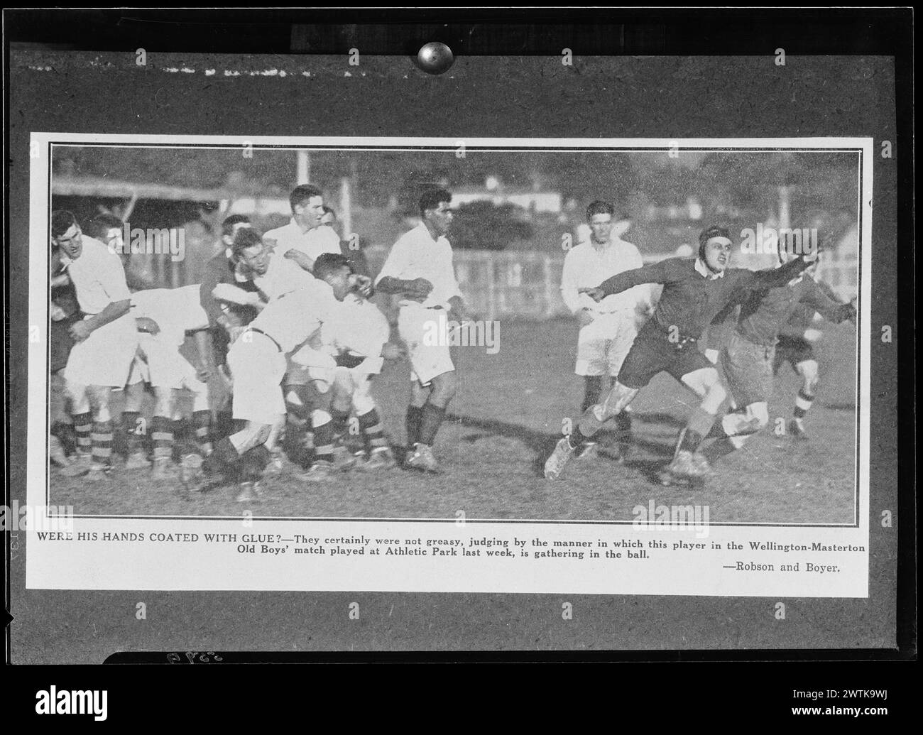Rugby; mit der Inschrift 'Mrs Hand Copy' Nitratnegative, Gelatinekleinnegative, Schwarzweiß-negative, Studio-Porträts Stockfoto