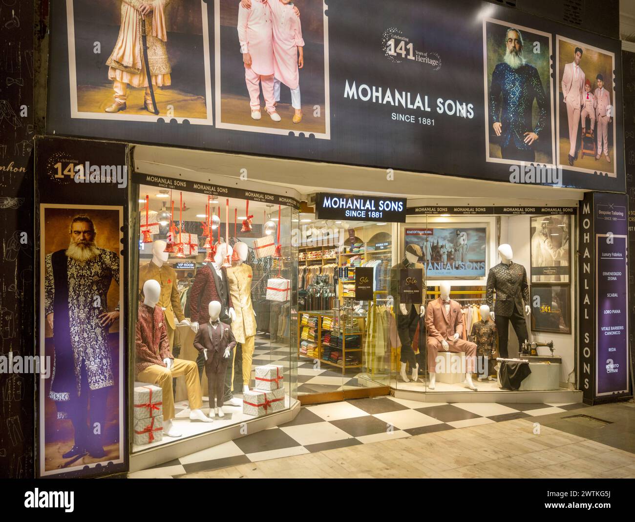 Indien, Neu-Delhi, Connaught Place, Mohanlal Sons Stockfoto