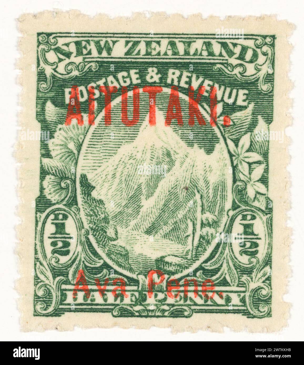 Ein halber Penny 'Mount Cook'-Stempel in Grün mit dem Aufdruck 'AITUTAKI'. / Ava Pene.“ Briefmarken Stockfoto