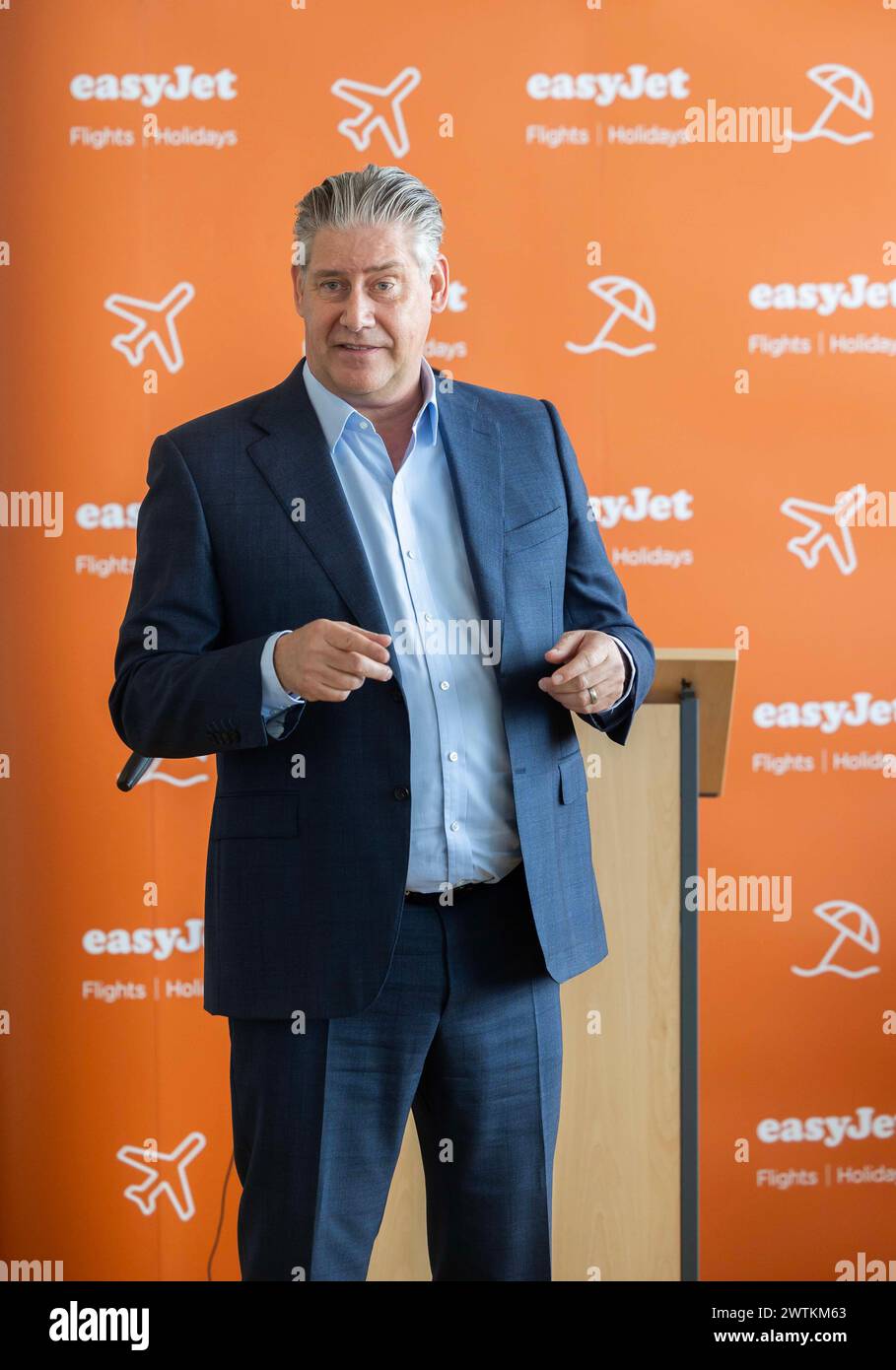 NUR REDAKTIONELLE VERWENDUNG Johan Lundgren, CEO von easyJet bei einer Pressekonferenz am Flughafen Birmingham, als die Fluggesellschaft ihre neueste britische Basis bekannt gibt. Bilddatum: Montag, 18. März 2024. Stockfoto