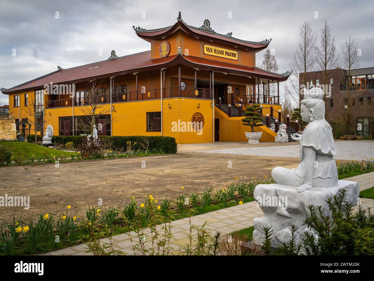 Almere, Niederlande, 16.03.2024, buddhistischer Tempel Van Hanh Pagode an der Sumatraweg Straße in Almere Buiten Stockfoto