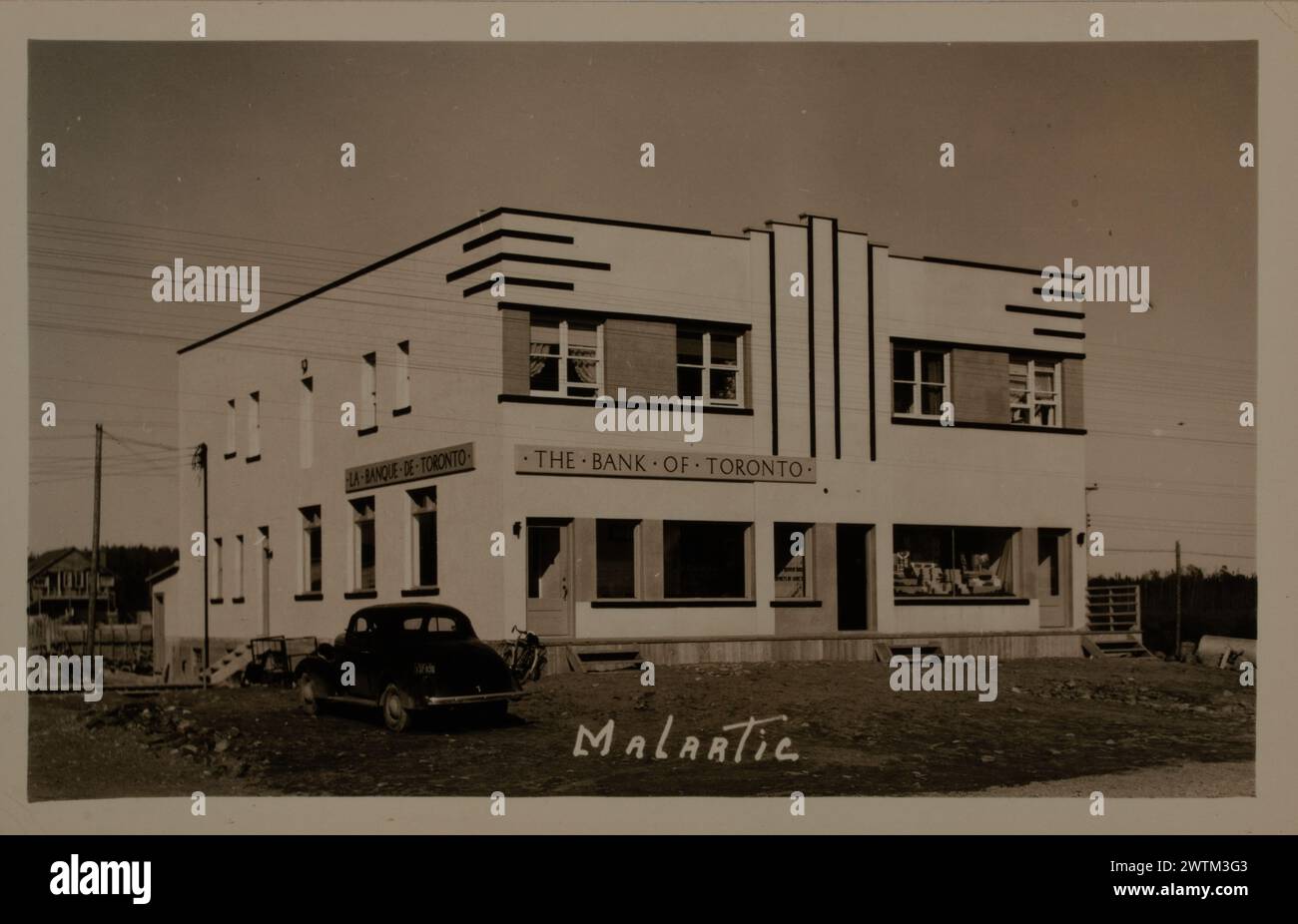 Gelatinedruck - View of the Bank of Toronto, Malartic, Quebec, 1933-1940 Stockfoto Gelatinedruck - View of the Bank of Toronto, Malartic, Quebec, 1933-1940 Stockfoto