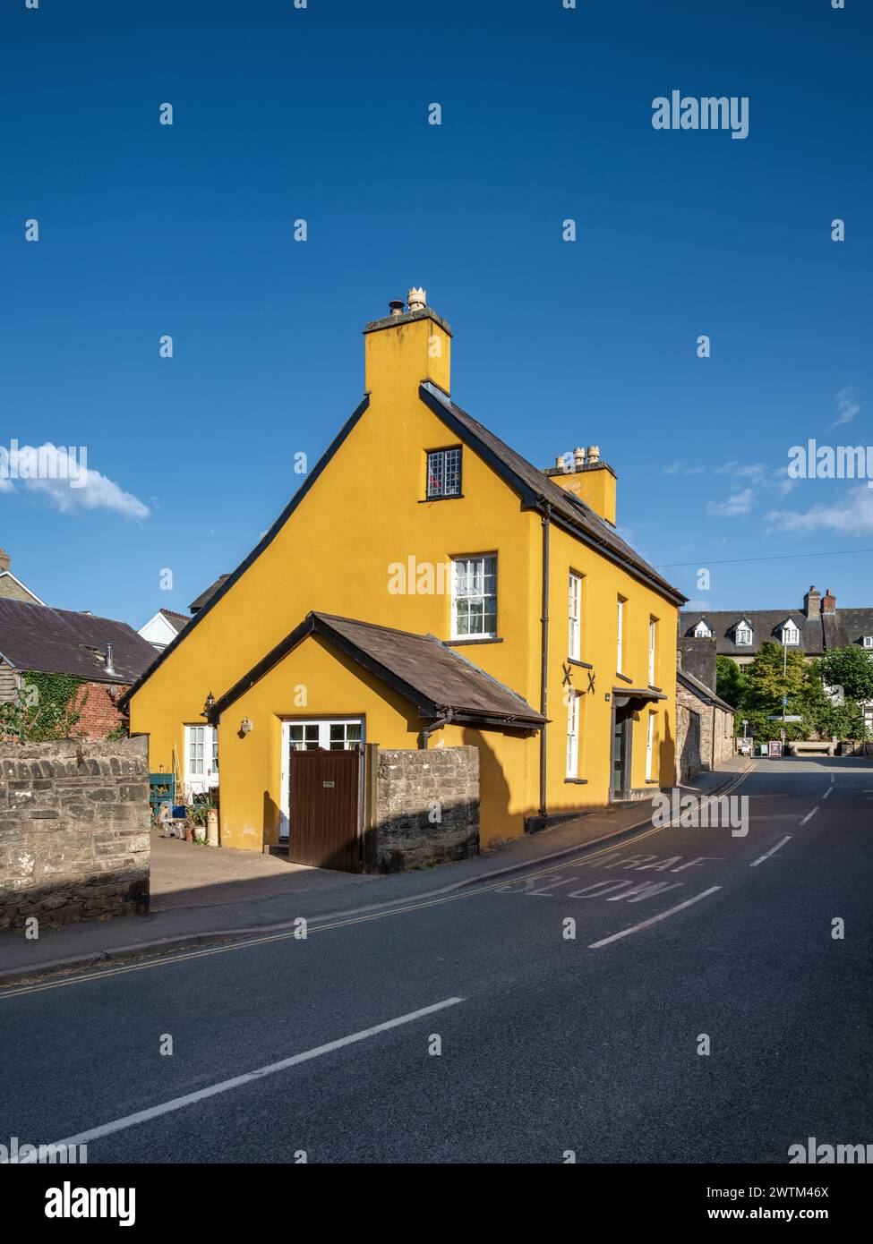 Yellow Ochre House, Hay on Wye, Wales, Großbritannien Stockfoto