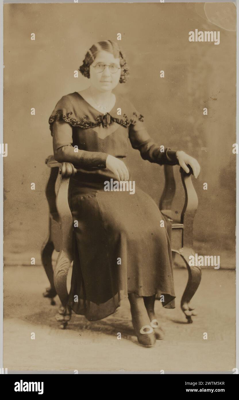 Gelatine Silberdruck - Portrait of an Unidentified Woman, Louiseville, Quebec, 1918-1940 ? Maxime Michel Côté (1878-1961) Stockfoto