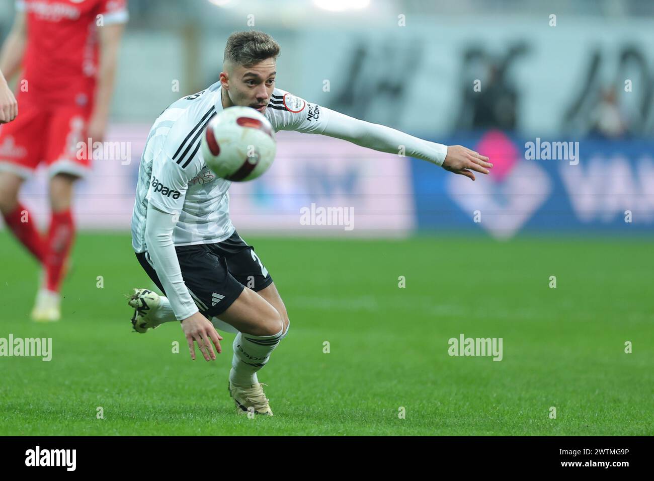 Istanbul, Türkei. März 2024. Istanbul, Türkei, 16. März 2024: Ernest Muci (23 Besiktas) während des türkischen Super League-Fußballspiels zwischen Besiktas und Bitexen Antalyaspor im Tupras-Stadion. (/SPP) Credit: SPP Sport Press Photo. /Alamy Live News Stockfoto