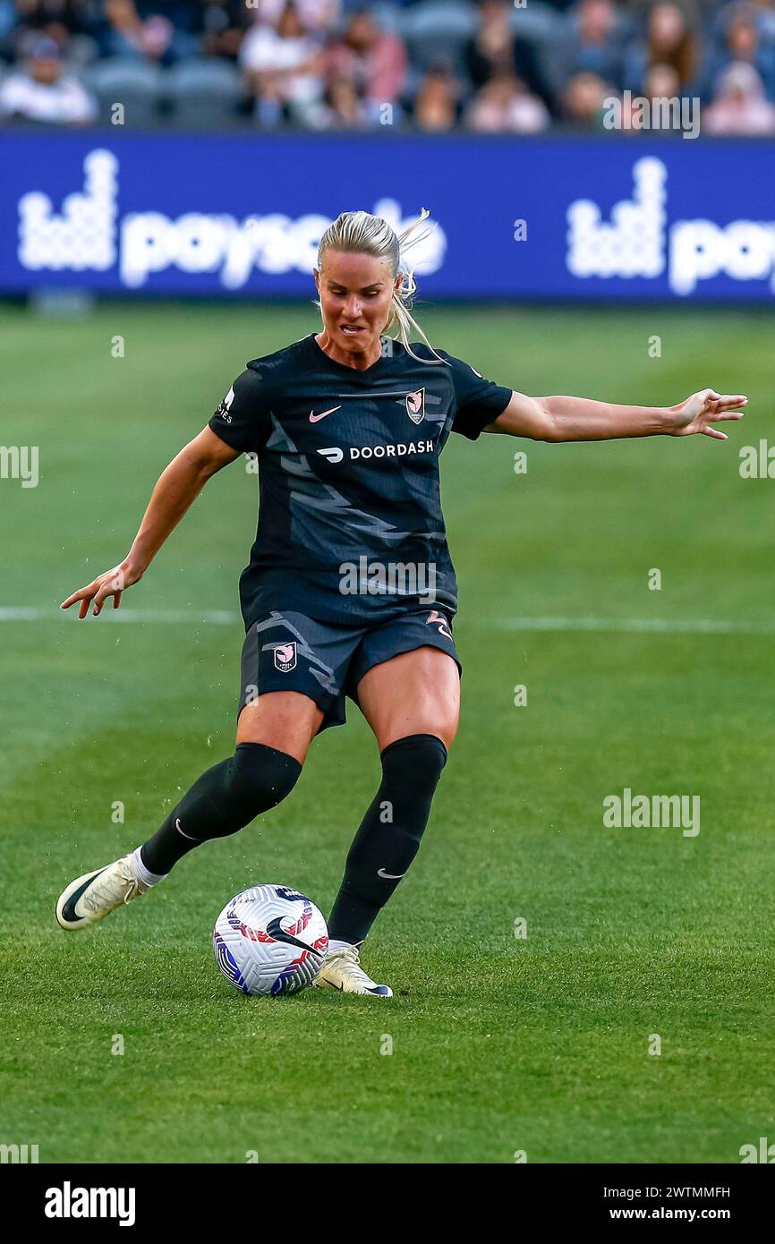 Los Angeles, Usa. März 2024. Los Angeles, USA, 17. März 2024: Amandine Henry (26 Angel City FC) während eines regulären Saisonspiels der National Women's Soccer League gegen Bay FC im BMO Stadium in Los Angeles, KALIFORNIEN, USA (NUR REDAKTIONELLE VERWENDUNG). (Victor M. Posadas/SPP) Credit: SPP Sport Press Photo. /Alamy Live News Stockfoto