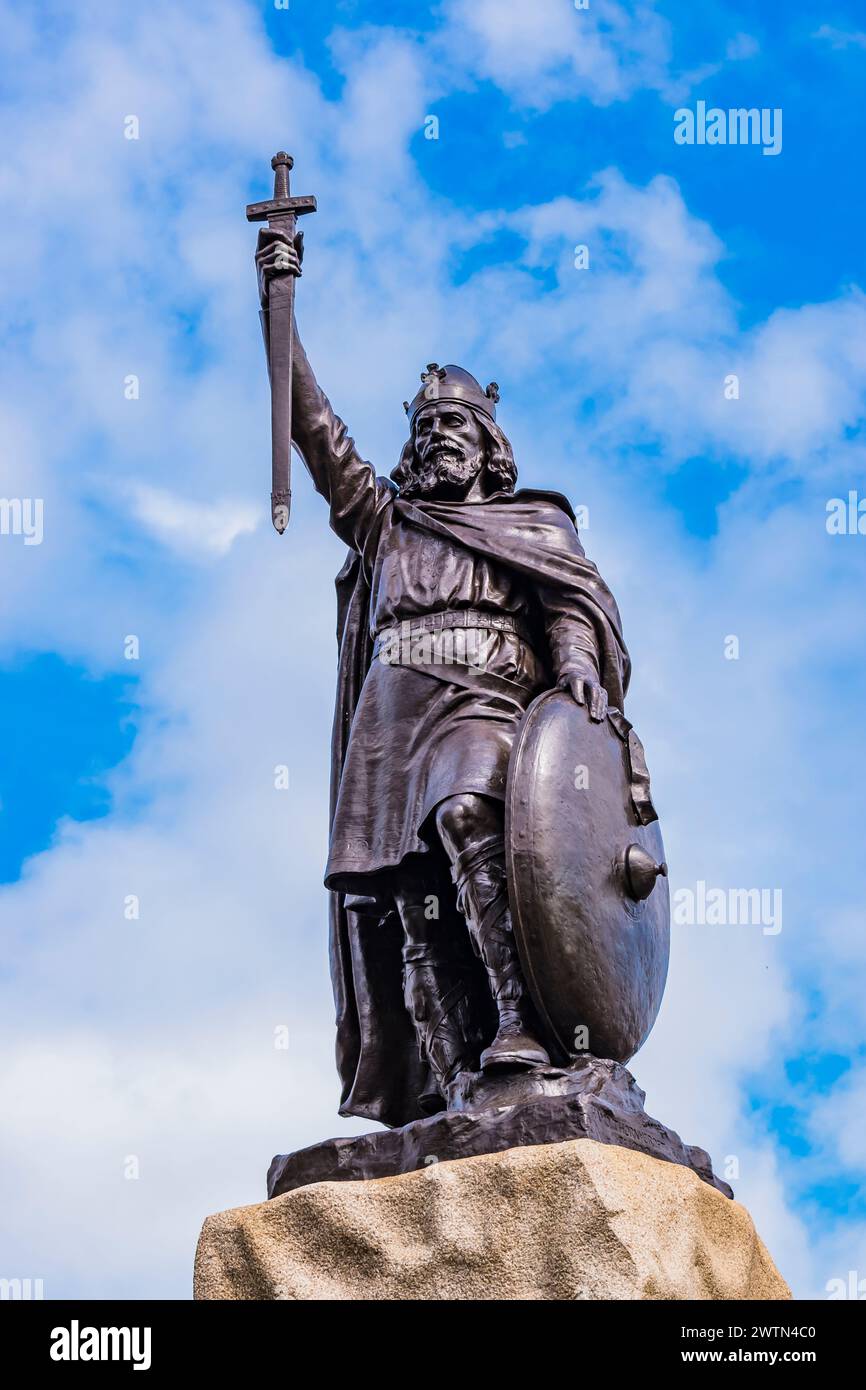 Statue von Alfred dem Großen von Hamo Thornycroft in Winchester, Hampshire, England, Vereinigtes Königreich, Europa Stockfoto