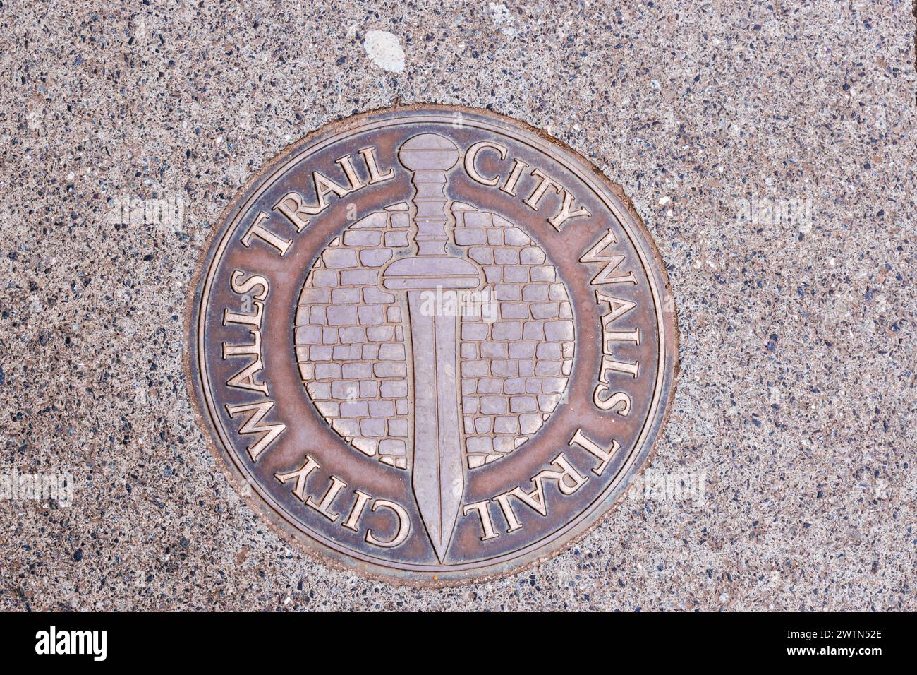 Stadtmauern Wegschild. Chichester, West Sussex, South East, England, Vereinigtes Königreich, Europa Stockfoto