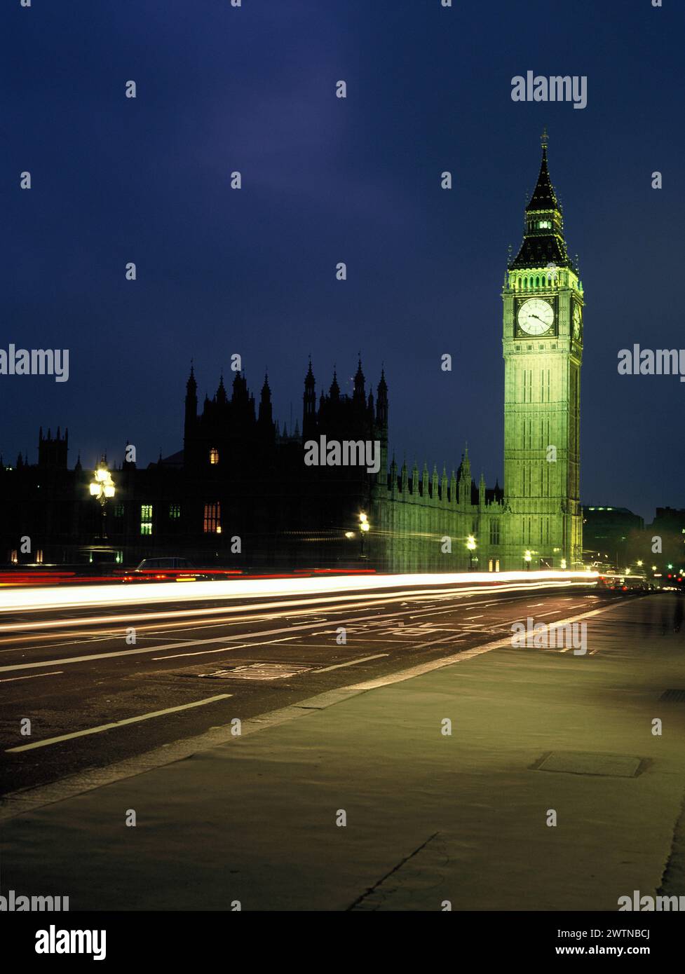 England. London. Westminster. Houses of Parliament in der Nacht. Stockfoto