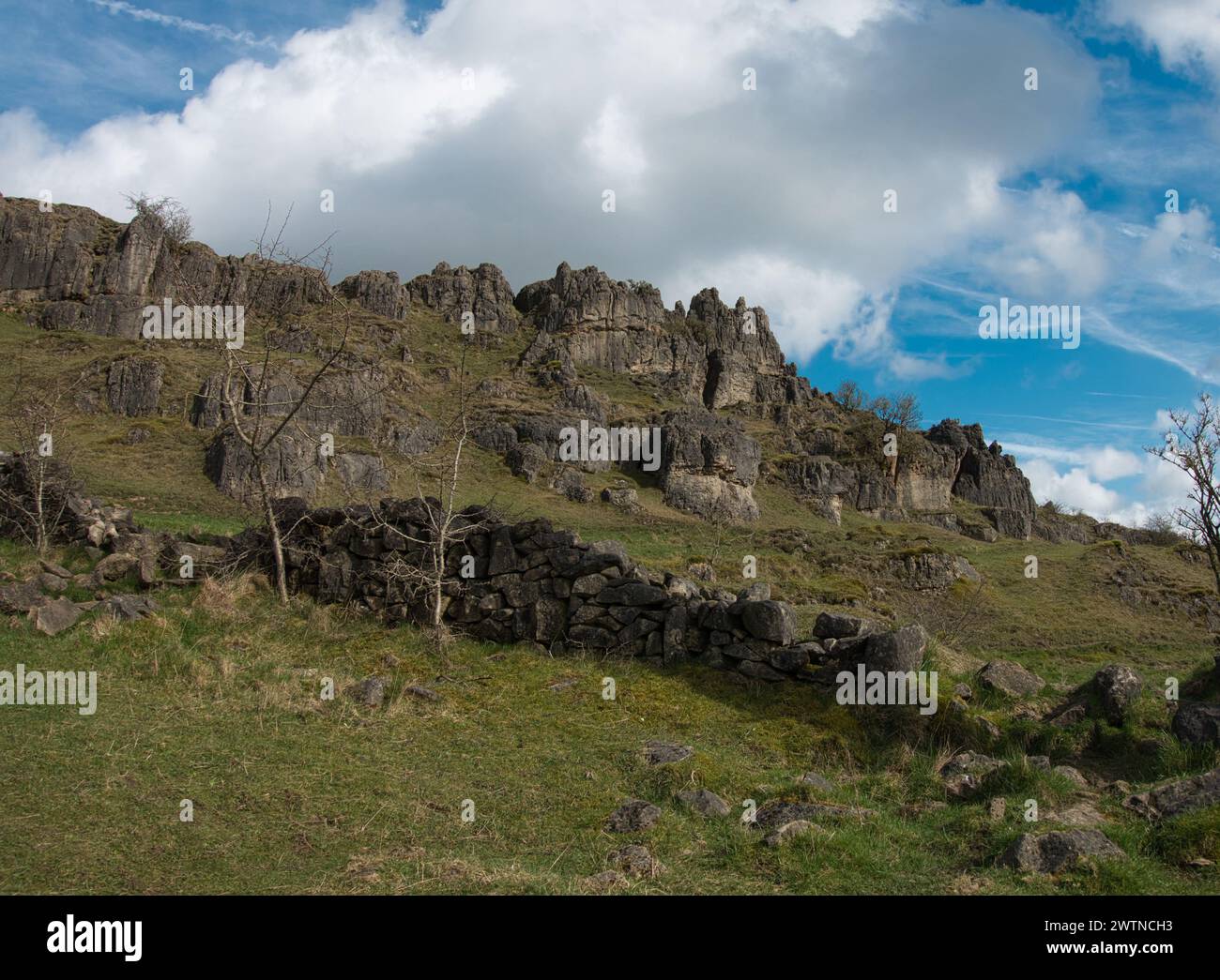 Surreale Betonkonstruktionen der alten Bleibrechanlage Golconda. Harborough Rocks Derbyshire Peak District Stockfoto