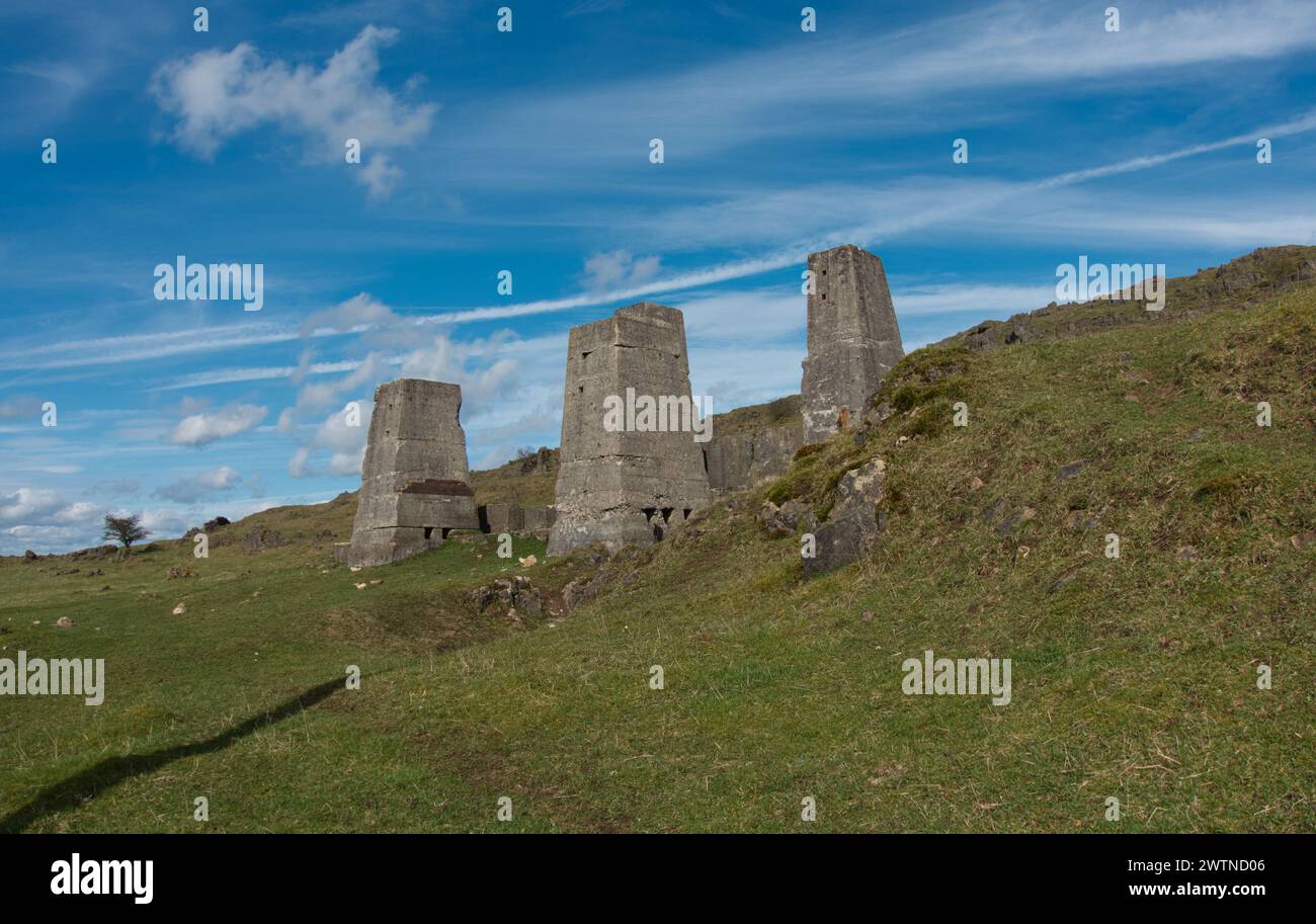 Surreale Betonkonstruktionen der alten Bleibrechanlage Golconda. Harborough Rocks Derbyshire Peak District Stockfoto