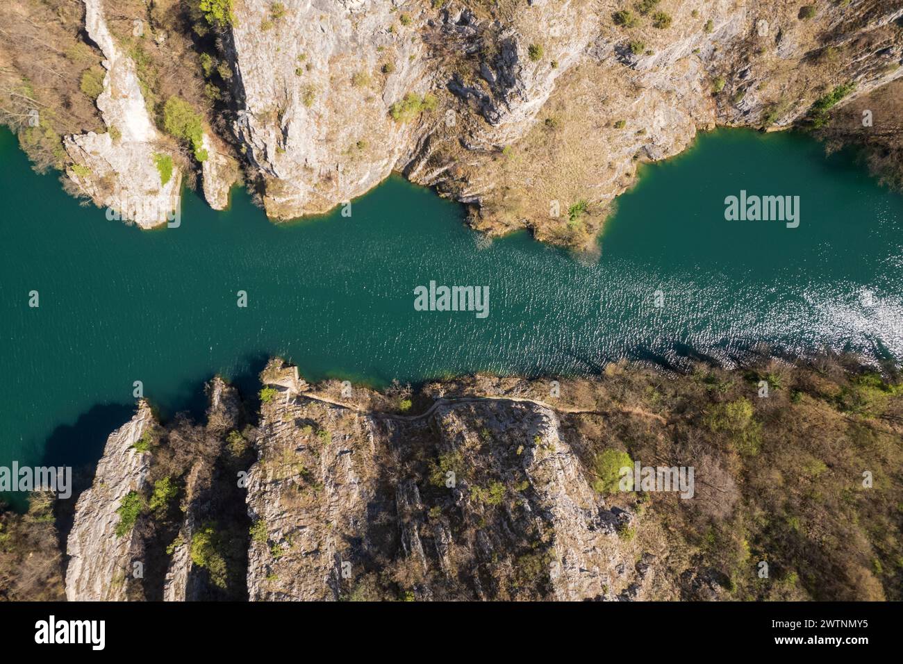 Blick auf den Matka Canyon in Nordmazedonien Stockfoto
