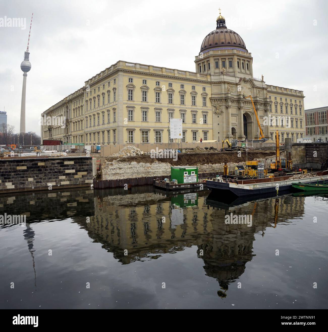 Panorama: Impressionen: das Humboldtforum/ Berliner Stadtschloss am Tag seiner Eroeffnung, 16. Dezember 2020, Berlin (nur für redaktionelle Verwendu Stockfoto