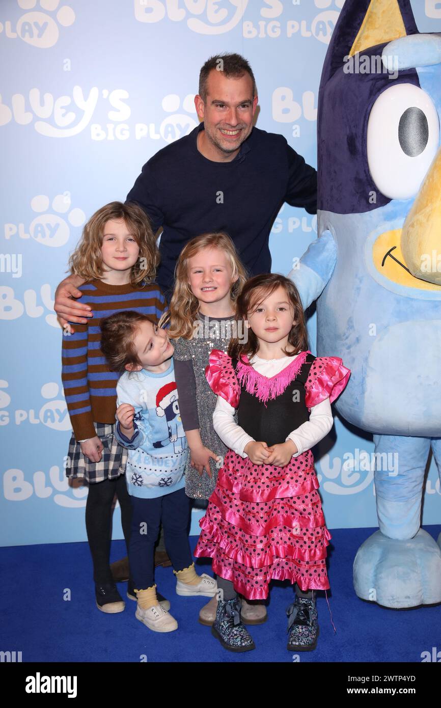 Chris Van Tulleken nimmt an der britischen Premiere von Bluey's Big Play in der Royal Festival Hall des Southbank Centre in London Teil. Stockfoto