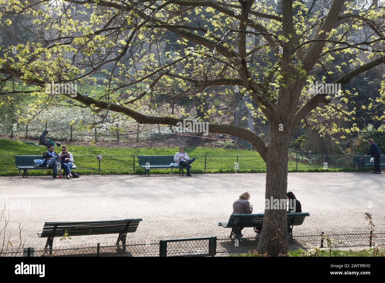 Parc monceau in Paris Frankreich 2014 ein öffentlicher Park im 8. Arrondissement von Paris, Stockfoto