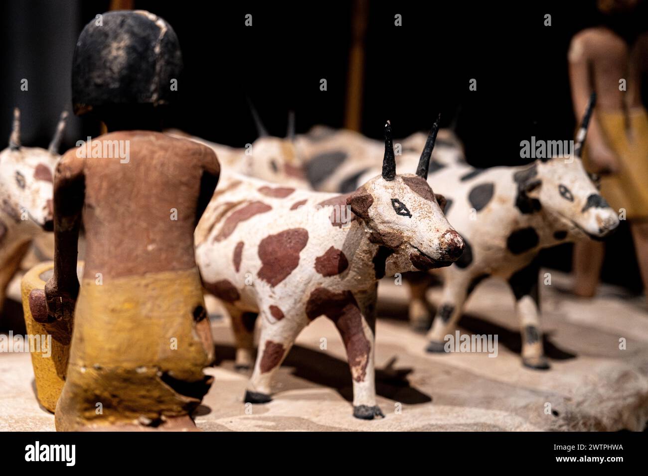 Die alten ägyptischen Kuhfiguren in einem deutschen Museum Stockfoto