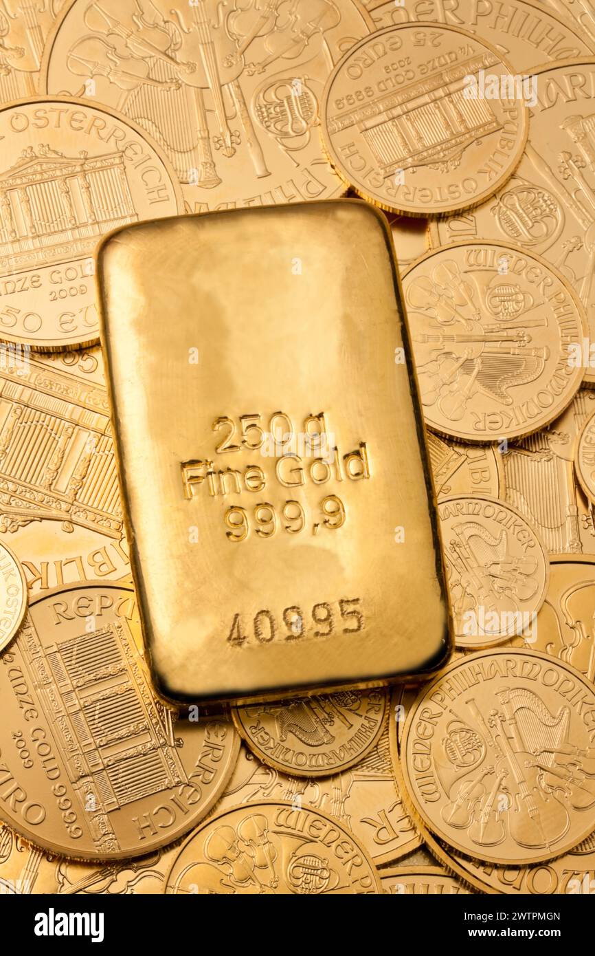 Investieren Sie in echtes Gold mit einem 250 Gramm Goldbarren, 999,9 Gold Stockfoto