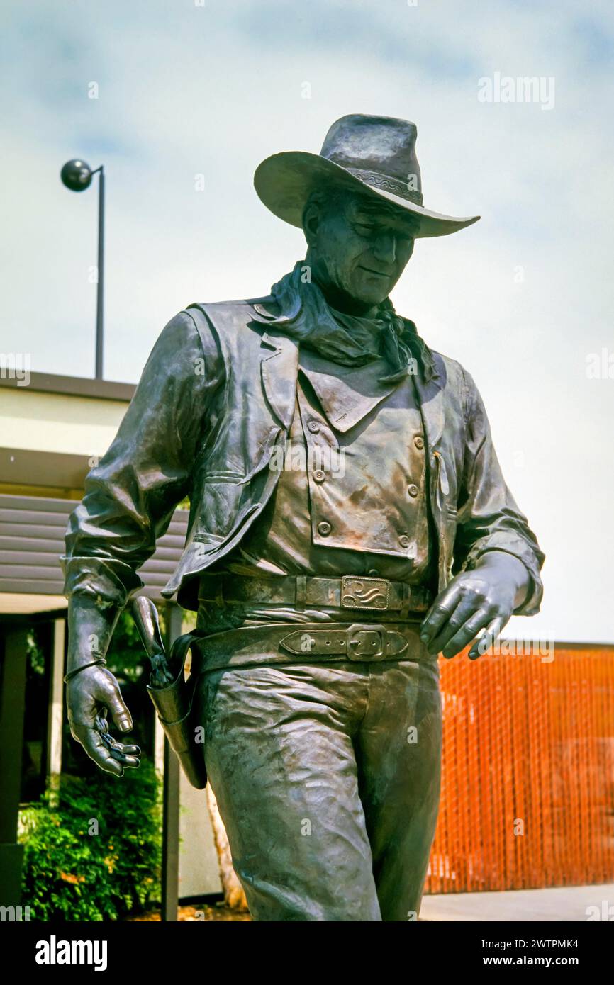 John Wayne Statue vor dem John Wayne Airport, Orange County, Los Angeles Stockfoto