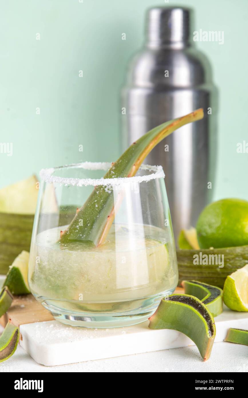 Aloe vera wodka -Fotos und -Bildmaterial in hoher Auflsung  Alamy