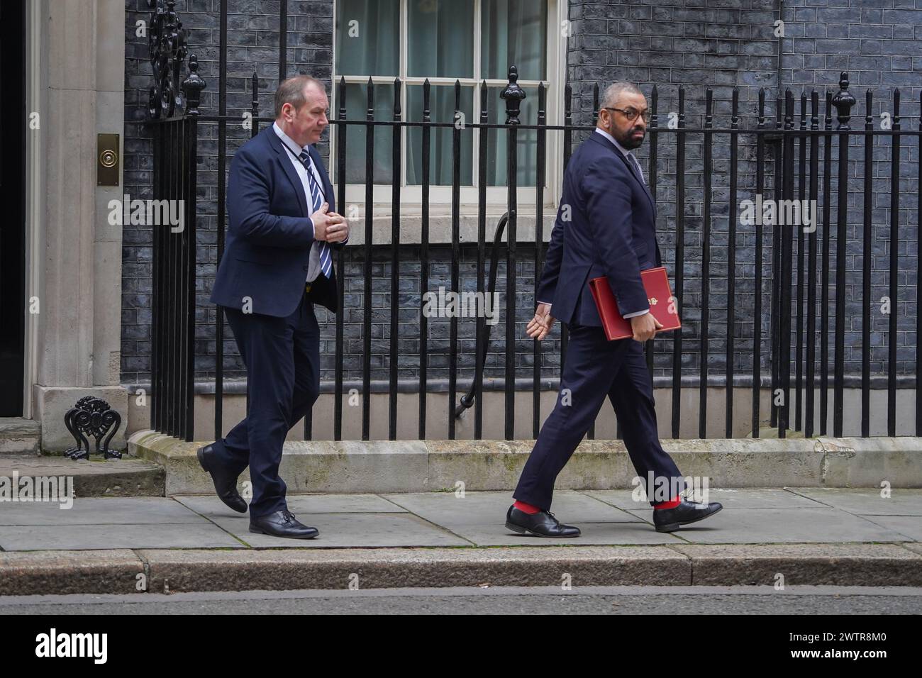 März 2024 .James cleverly Secretary of State for the Home Office verlässt die Downing Street 10 nach der wöchentlichen Kabinettssitzung. Quelle: amer Gazzal/Alamy Live News Stockfoto