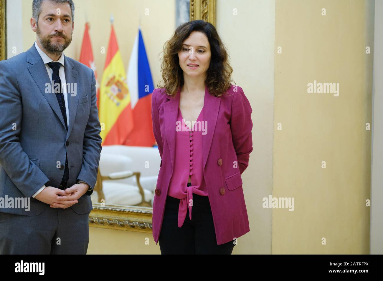 Die Präsidentin der Gemeinschaft Madrid, Isabel Diaz Ayuso, empfängt den Botschafter der Tschechischen Republik am 19. März in der Real Casa de Correos Stockfoto