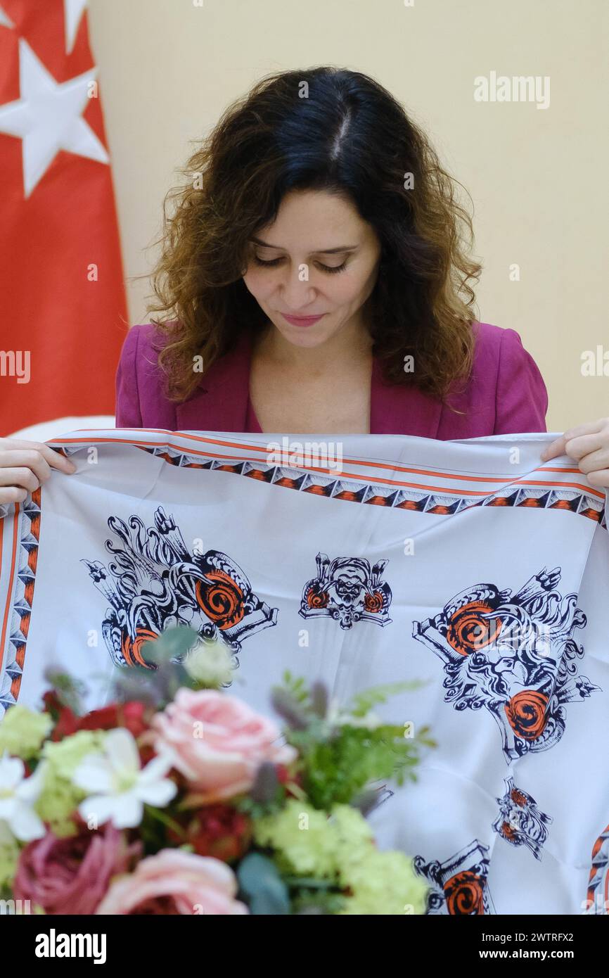 Die Präsidentin der Gemeinschaft Madrid, Isabel Diaz Ayuso, empfängt den Botschafter der Tschechischen Republik am 19. März in der Real Casa de Correos Stockfoto