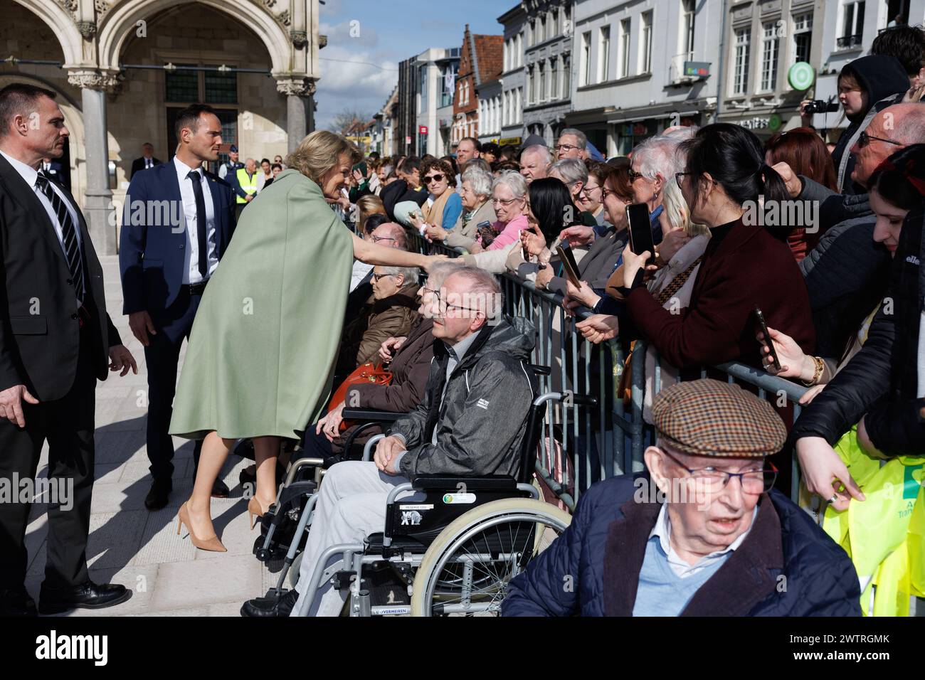 Oudenaarde, Belgien. März 2024. Königin Mathilde von Belgien, dargestellt während eines königlichen Besuchs in Oudenaarde am Dienstag, den 19. März 2024, Teil eines Besuchs in der Provinz Ostflandern. BELGA FOTO KURT DESPLENTER Credit: Belga Nachrichtenagentur/Alamy Live News Stockfoto