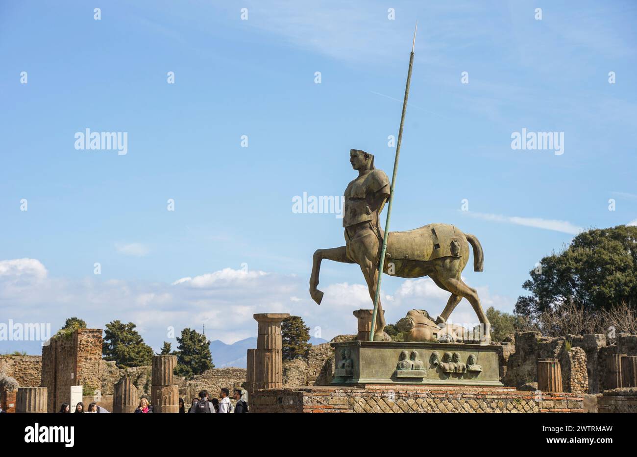 Centaur Statue, Forum des Pompeji Platzes, Zentrum des Lebens im antiken Pompeji, die Stadt Pompeji war eine antike römische Stadt in der Nähe von Neapel, Italien Stockfoto