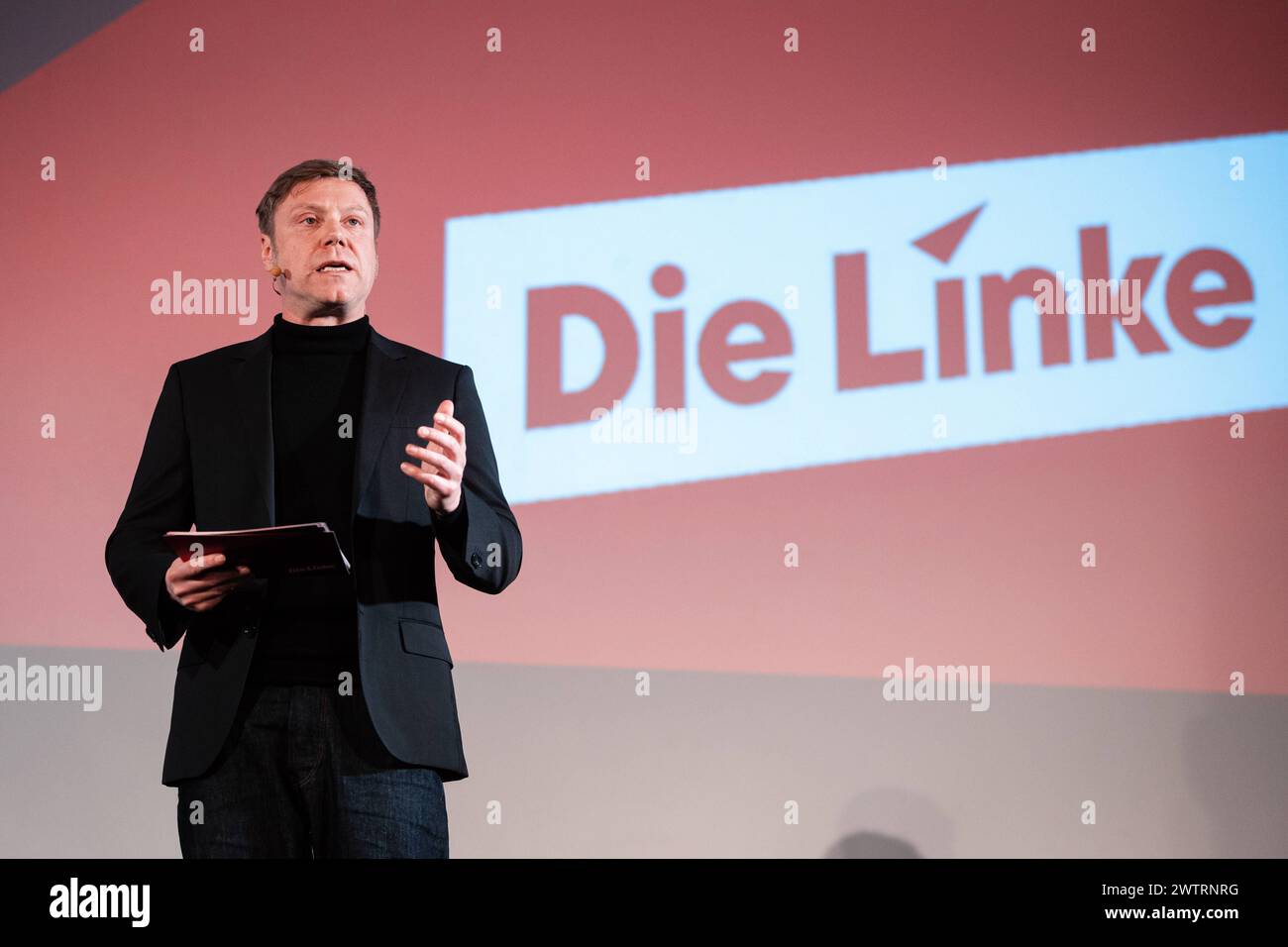 Martin Schirdewan, die linke bei der Präsentation der Plakate der Partei die linke zur Europawahl 2024, 19.3,2024, Kino Babylon, Berlin, Deutschland *** Martin Schirdewan, die linke bei der Präsentation der Linke Parteiplakate für die Europawahl 2024, 19 3 2024, Babylon Cinema, Berlin, Deutschland kreativmedia linkeeuropa 16 Stockfoto