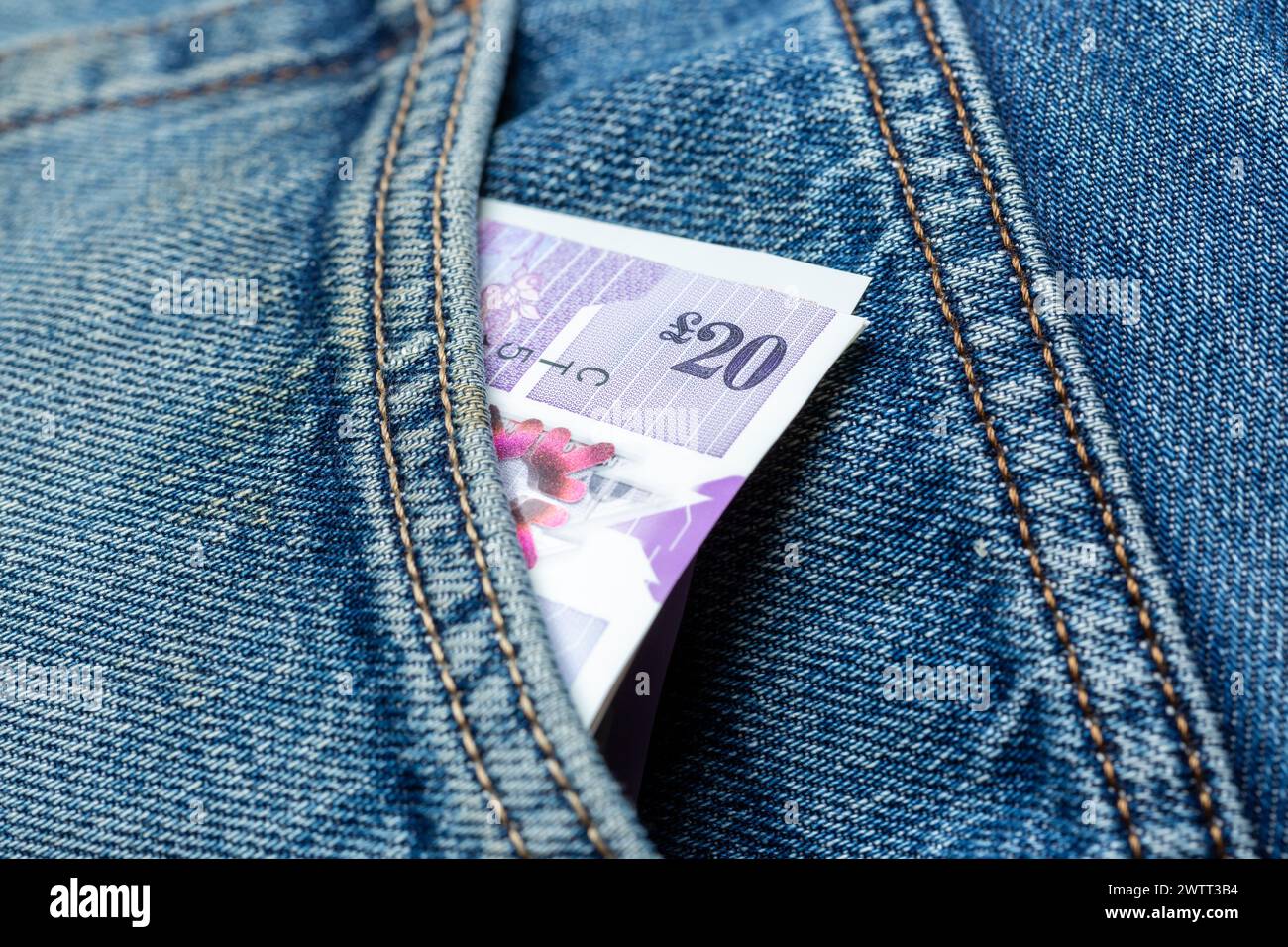 Die Royal Bank of Scotland verfügt über 20 £ Schottische Banknoten in einer Jeanstasche hinten Stockfoto