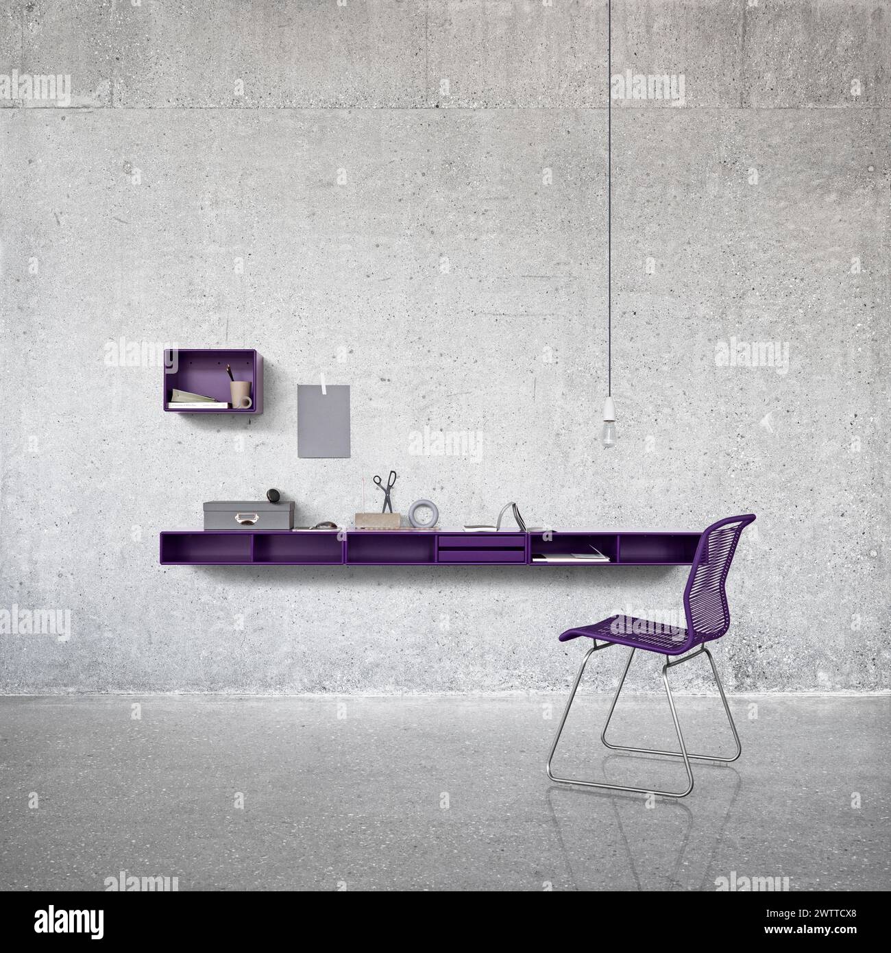 Minimalistisches, modernes Home Office mit stilvollem violettem Stuhl und elegantem Wandregal Stockfoto