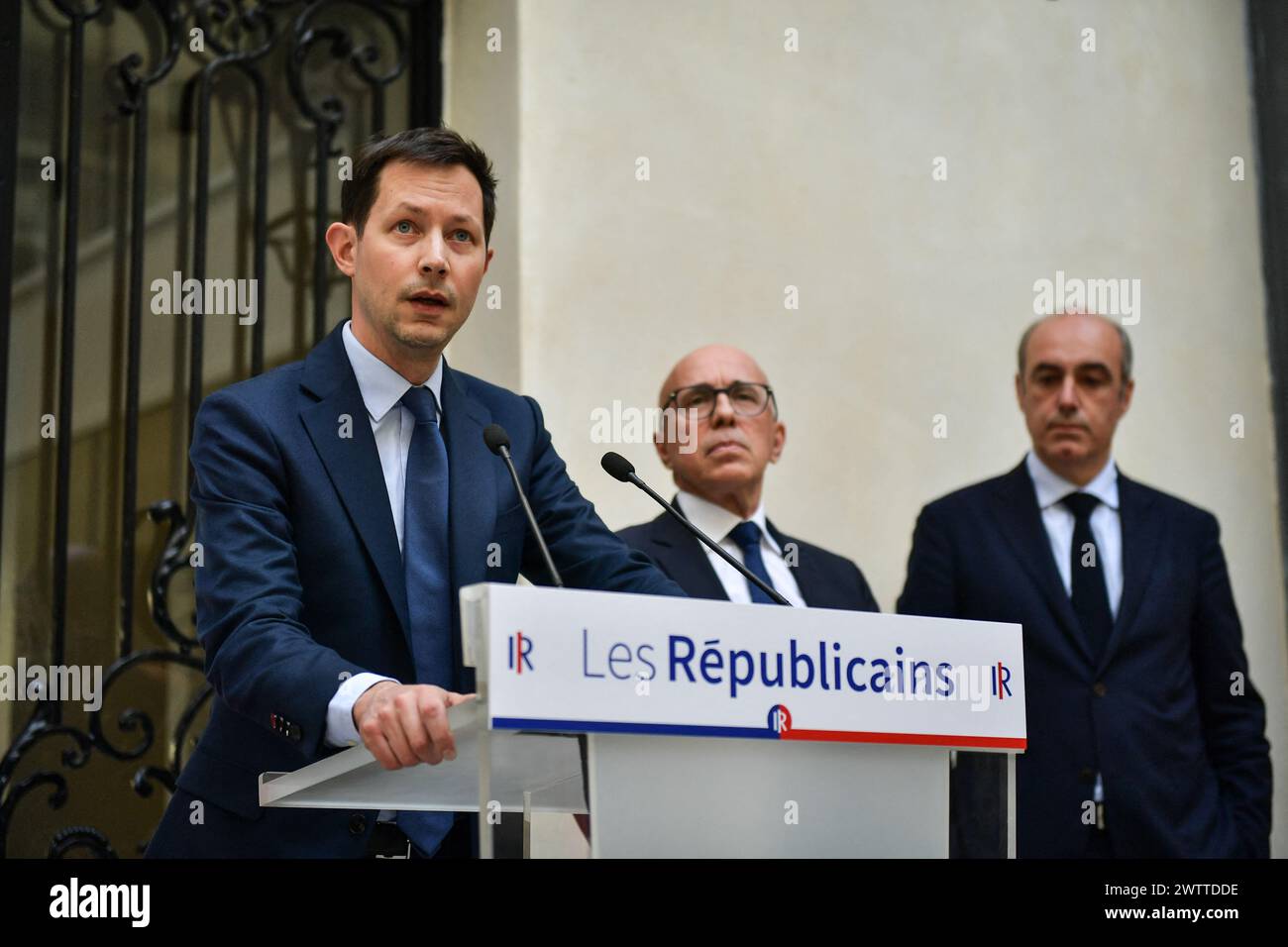 Paris, Frankreich. März 2024. Francois-Xavier Bellamy spricht während einer Pressekonferenz über die Europawahlen im Hauptquartier Les Republicains in Paris, Frankreich, am 19. März 2024. Foto: Firas Abdullah/ABACAPRESS.COM Credit: Abaca Press/Alamy Live News Stockfoto