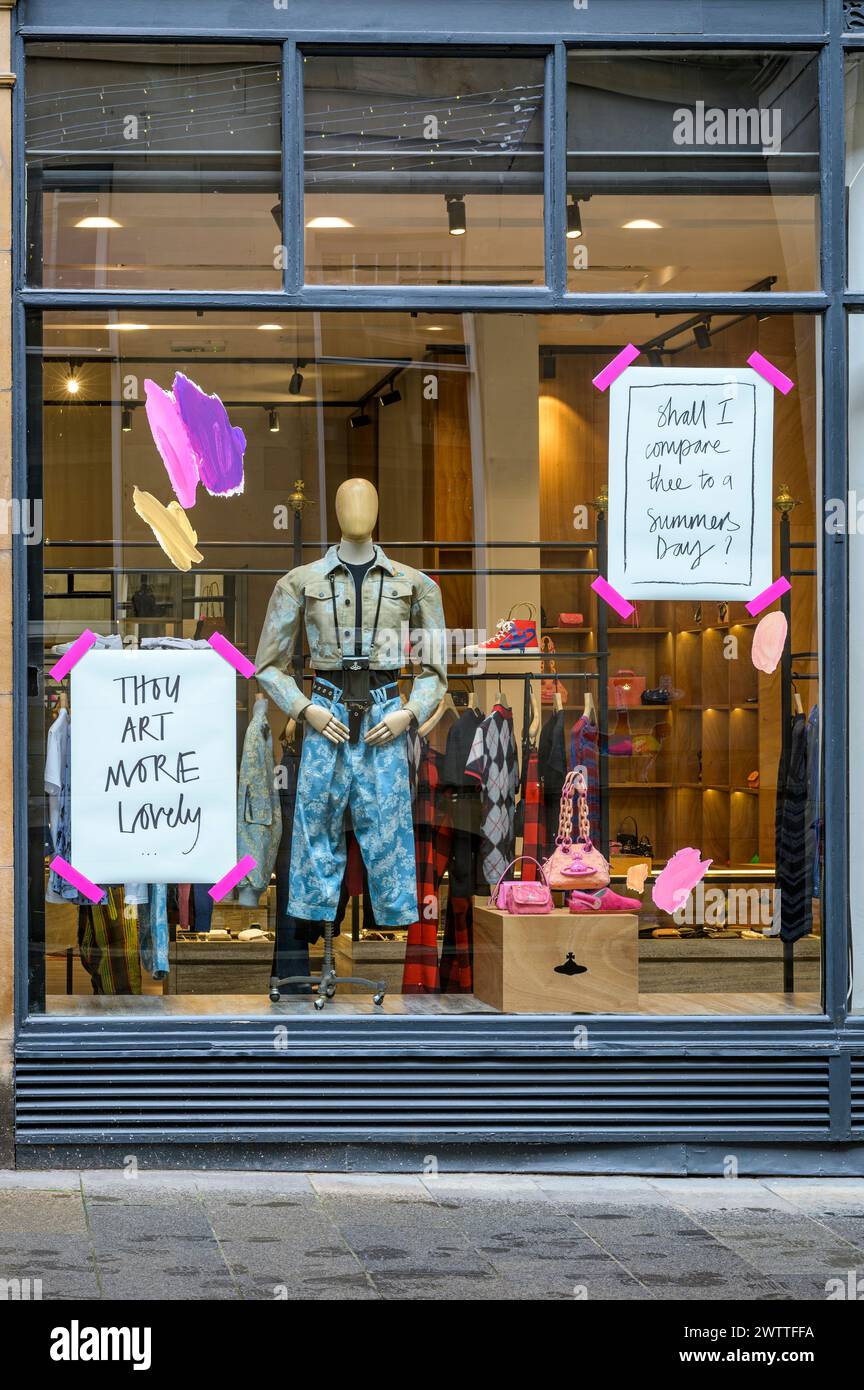 Vivienne Westwood Schaufenster, Glasgow, Schottland, Großbritannien, Europa Stockfoto